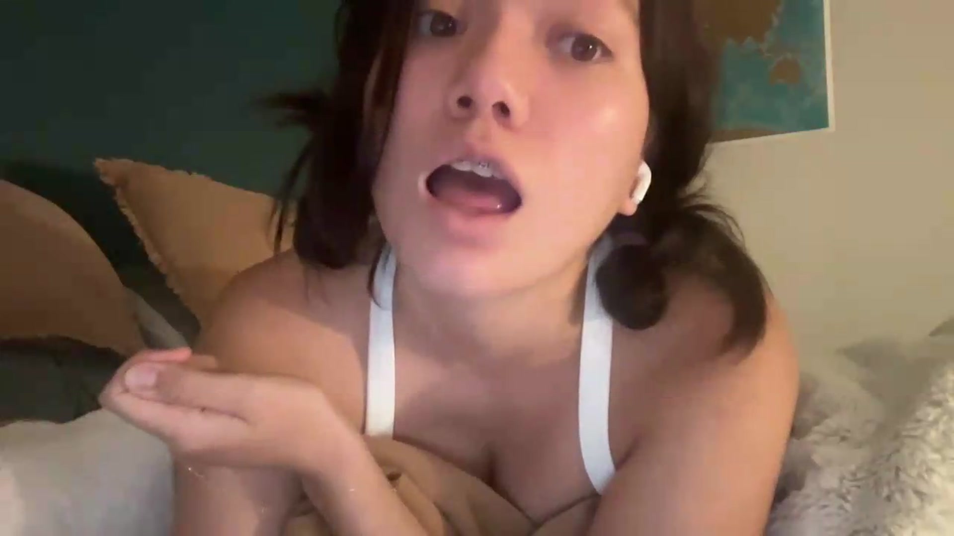 Gallery image thumbnail from sprinkles's myfreecams stream on, 05/19/2026, 22:55 image 14 of 20