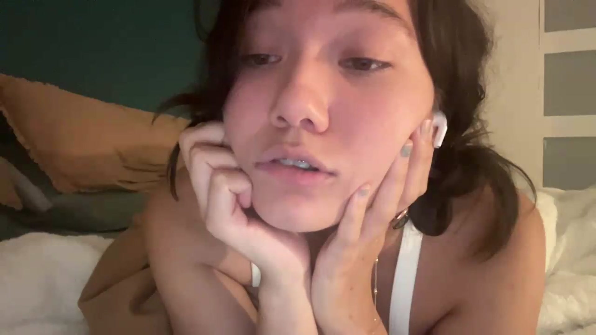Gallery image thumbnail from sprinkles's myfreecams stream on, 05/19/2026, 22:55 image 11 of 20