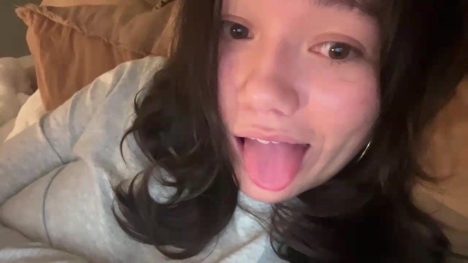 Gallery image thumbnail from sprinkles's myfreecams stream on, 05/23/2026, 10:00 image 17 of 20