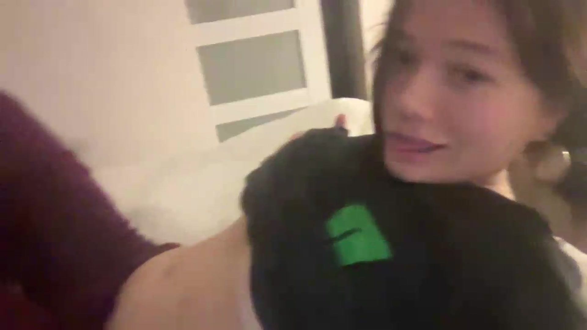 Gallery image thumbnail from sprinkles's myfreecams stream on, 05/27/2026, 04:16 image 12 of 20
