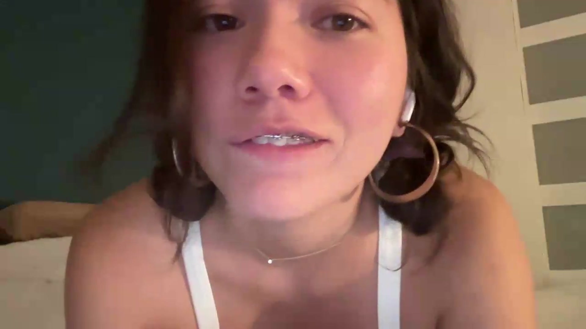 Gallery image thumbnail from sprinkles's myfreecams stream on, 05/31/2026, 08:15 image 14 of 20