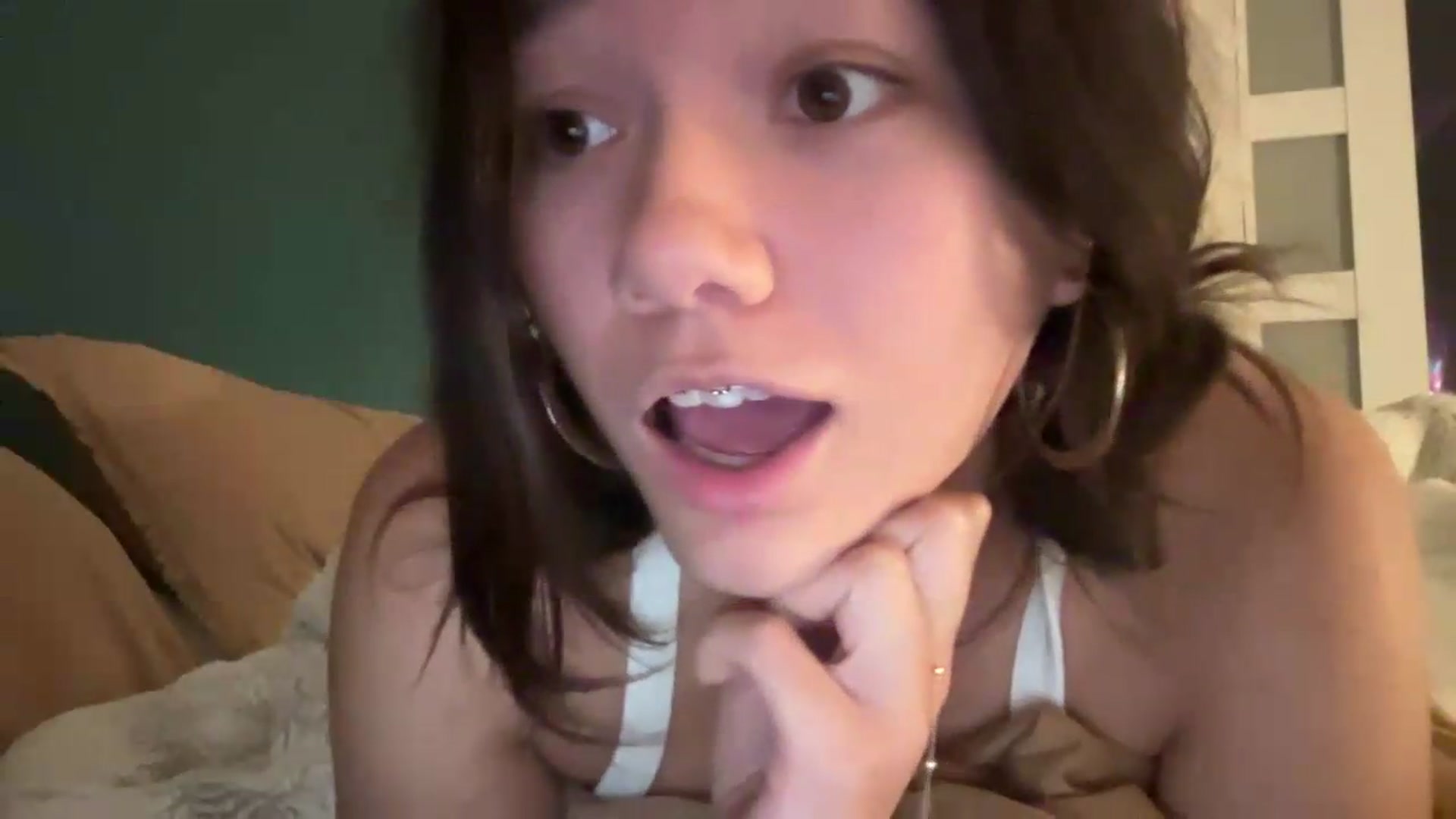 Gallery image thumbnail from sprinkles's myfreecams stream on, 06/03/2026, 24:37 image 18 of 20