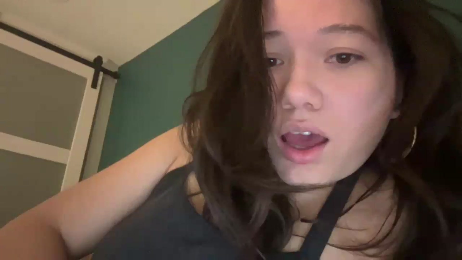 Gallery image thumbnail from sprinkles's myfreecams stream on, 06/10/2026, 23:55 image 16 of 20
