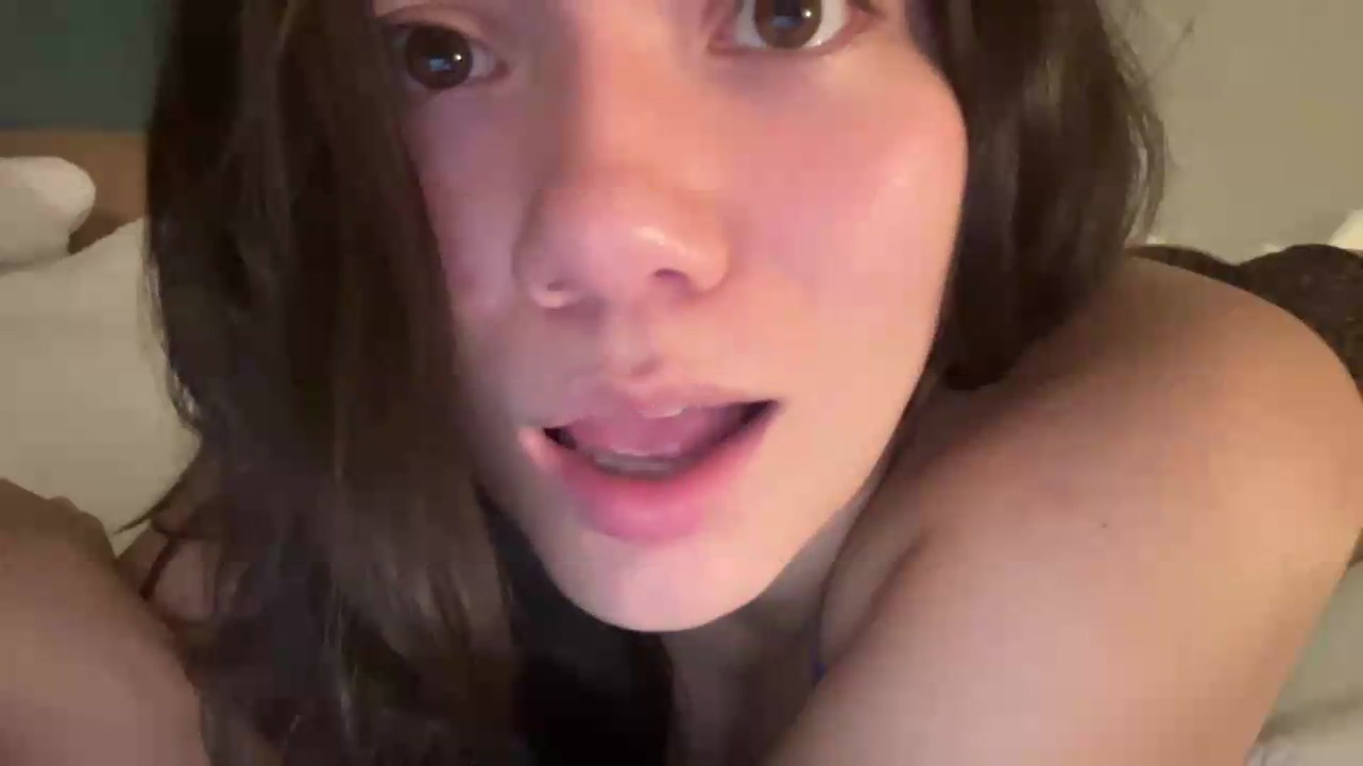 Gallery image thumbnail from sprinkles's myfreecams stream on, 06/15/2026, 07:48 image 17 of 20