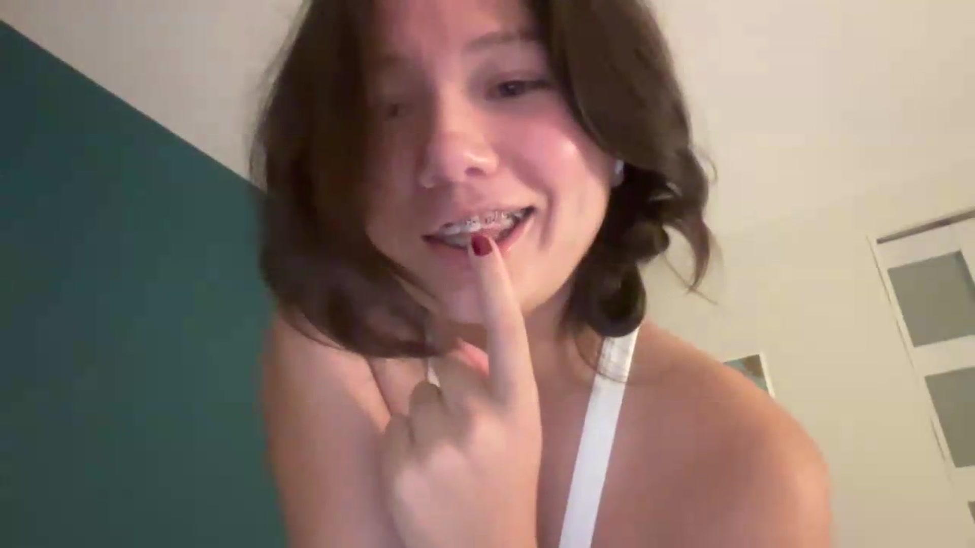 Gallery image thumbnail from sprinkles's myfreecams stream on, 06/20/2026, 07:14 image 17 of 20