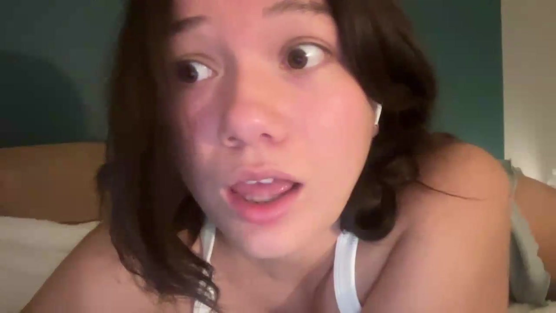 Gallery image thumbnail from sprinkles's myfreecams stream on, 06/20/2026, 07:14 image 3 of 20