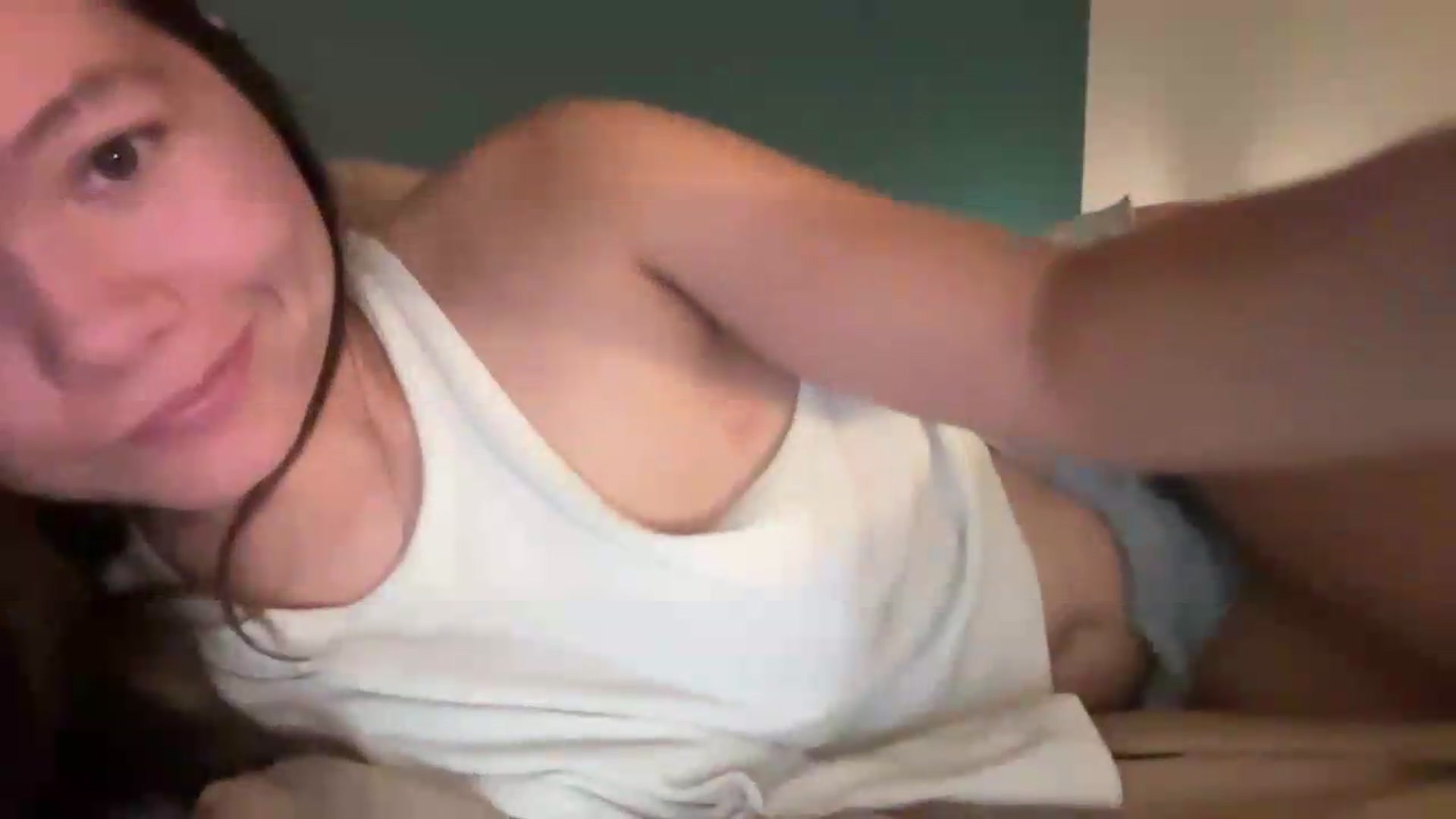 Gallery image thumbnail from sprinkles's myfreecams stream on, 08/06/2026, 21:31 image 3 of 20