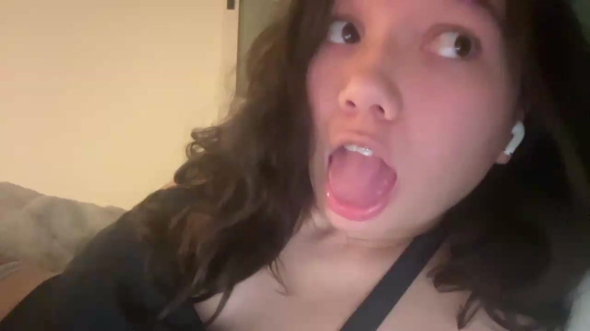 Gallery image thumbnail from sprinkles's myfreecams stream on, 08/08/2026, 06:32 image 17 of 20