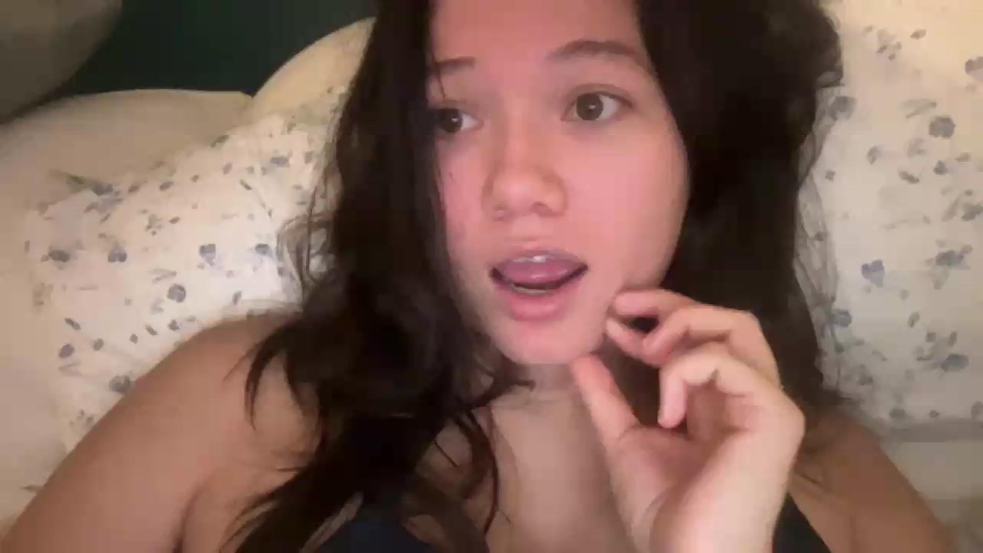 Gallery image thumbnail from sprinkles's myfreecams stream on, 08/11/2026, 20:48 image 19 of 20