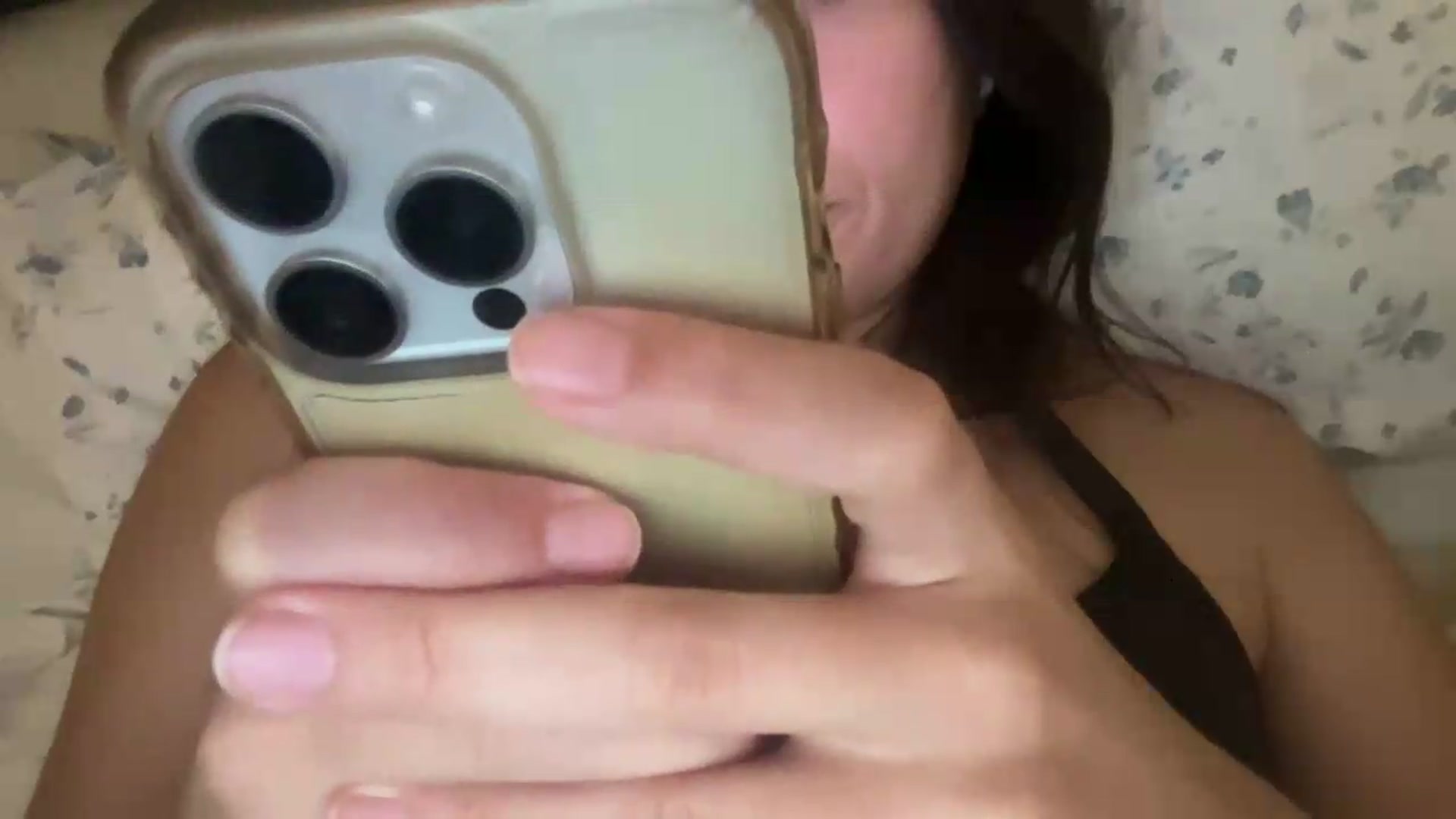 Gallery image thumbnail from sprinkles's myfreecams stream on, 08/11/2026, 20:48 image 15 of 20