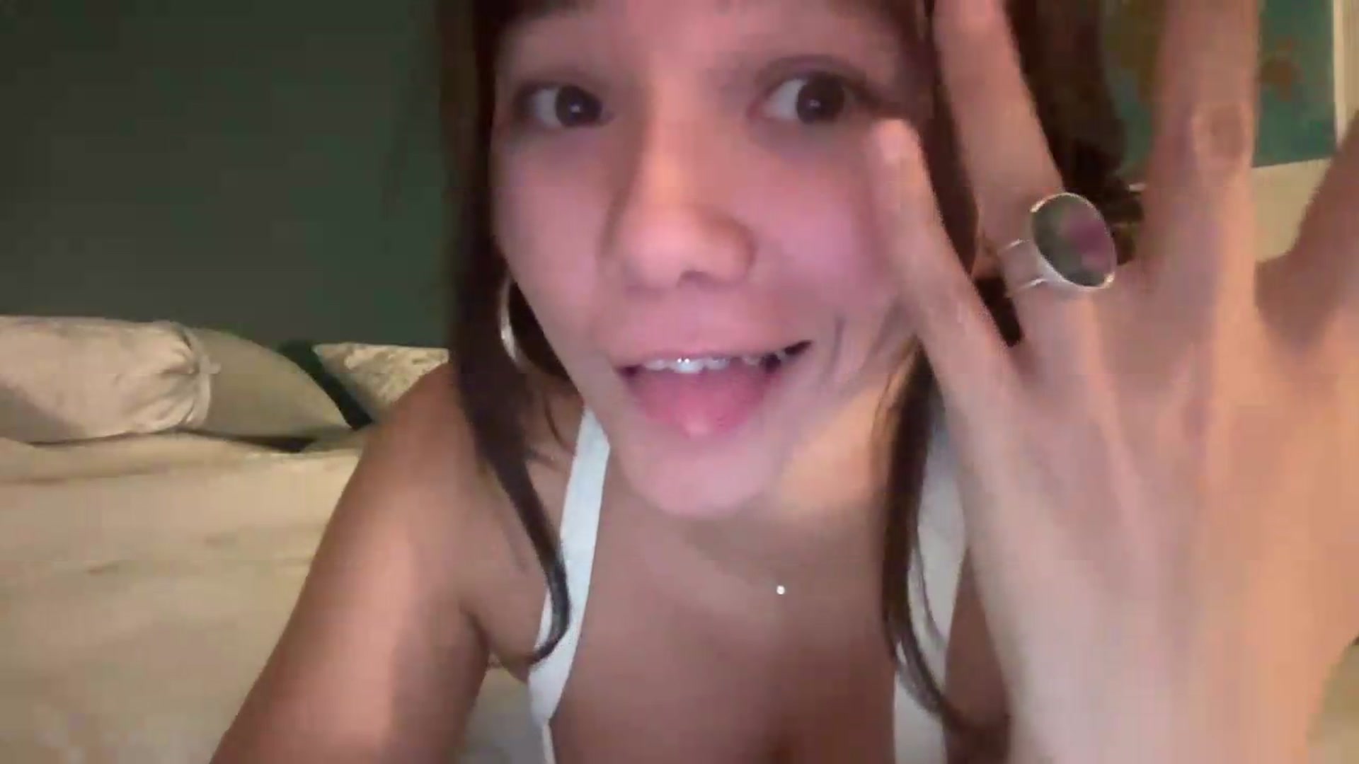 Gallery image thumbnail from sprinkles's myfreecams stream on, 08/17/2026, 06:03 image 4 of 20