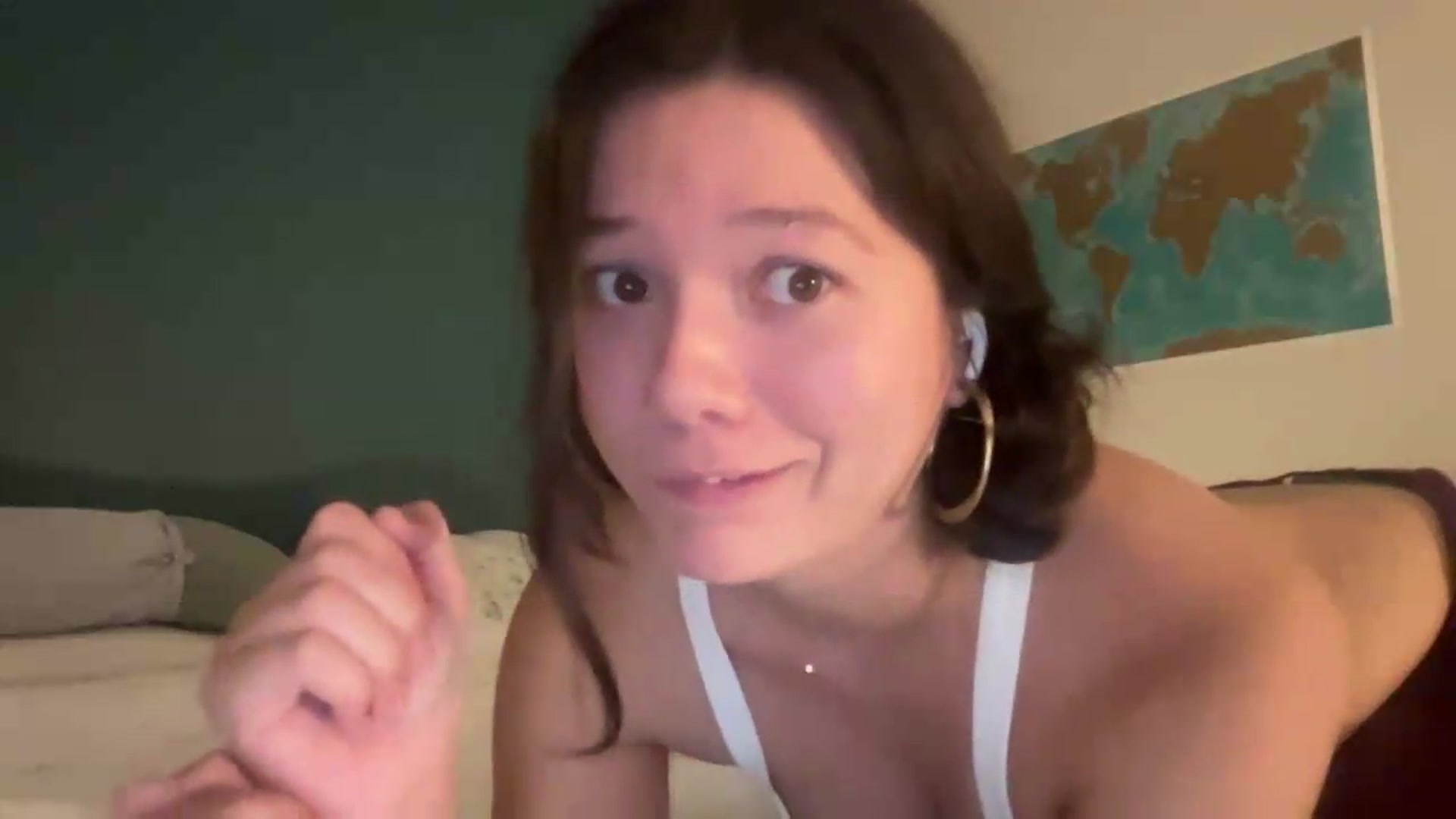 Gallery image thumbnail from sprinkles's myfreecams stream on, 08/17/2026, 06:03 image 16 of 20