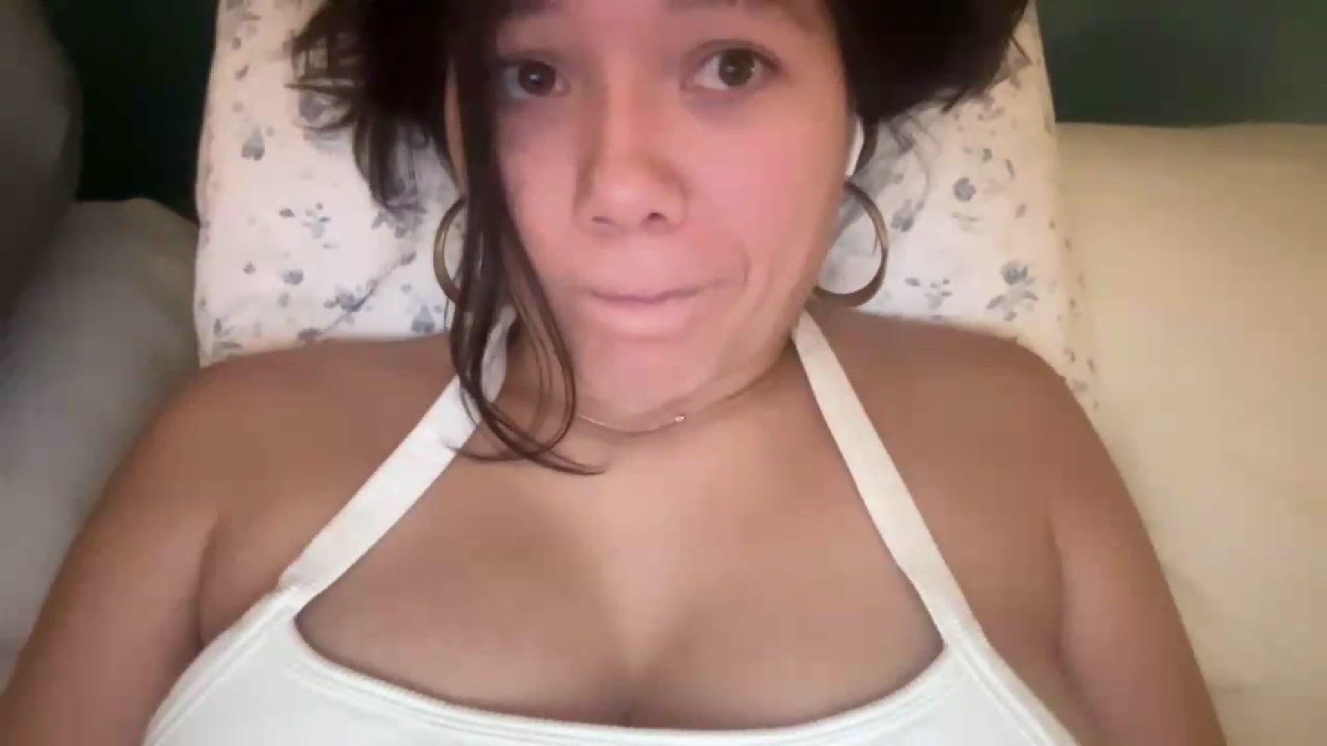 Gallery image thumbnail from sprinkles's myfreecams stream on, 08/17/2026, 08:43 image 14 of 20