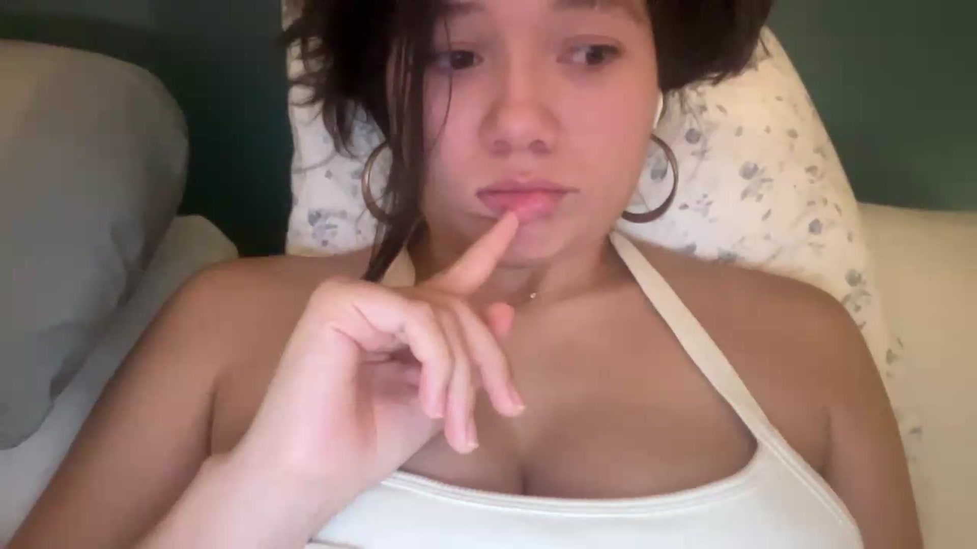Gallery image thumbnail from sprinkles's myfreecams stream on, 08/17/2026, 08:43 image 17 of 20