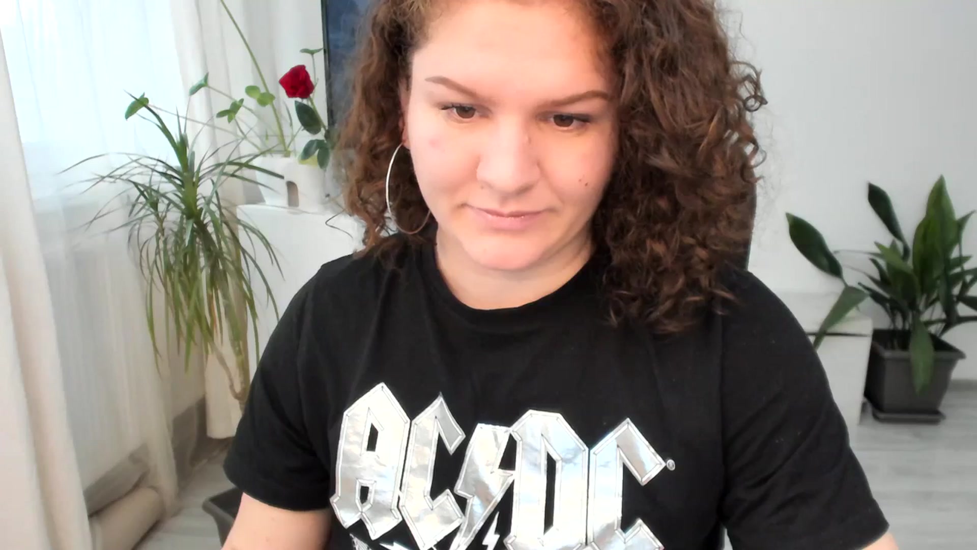 Gallery image thumbnail from ssSandra's myfreecams stream on, 01/19/2024, 13:32 image 16 of 20