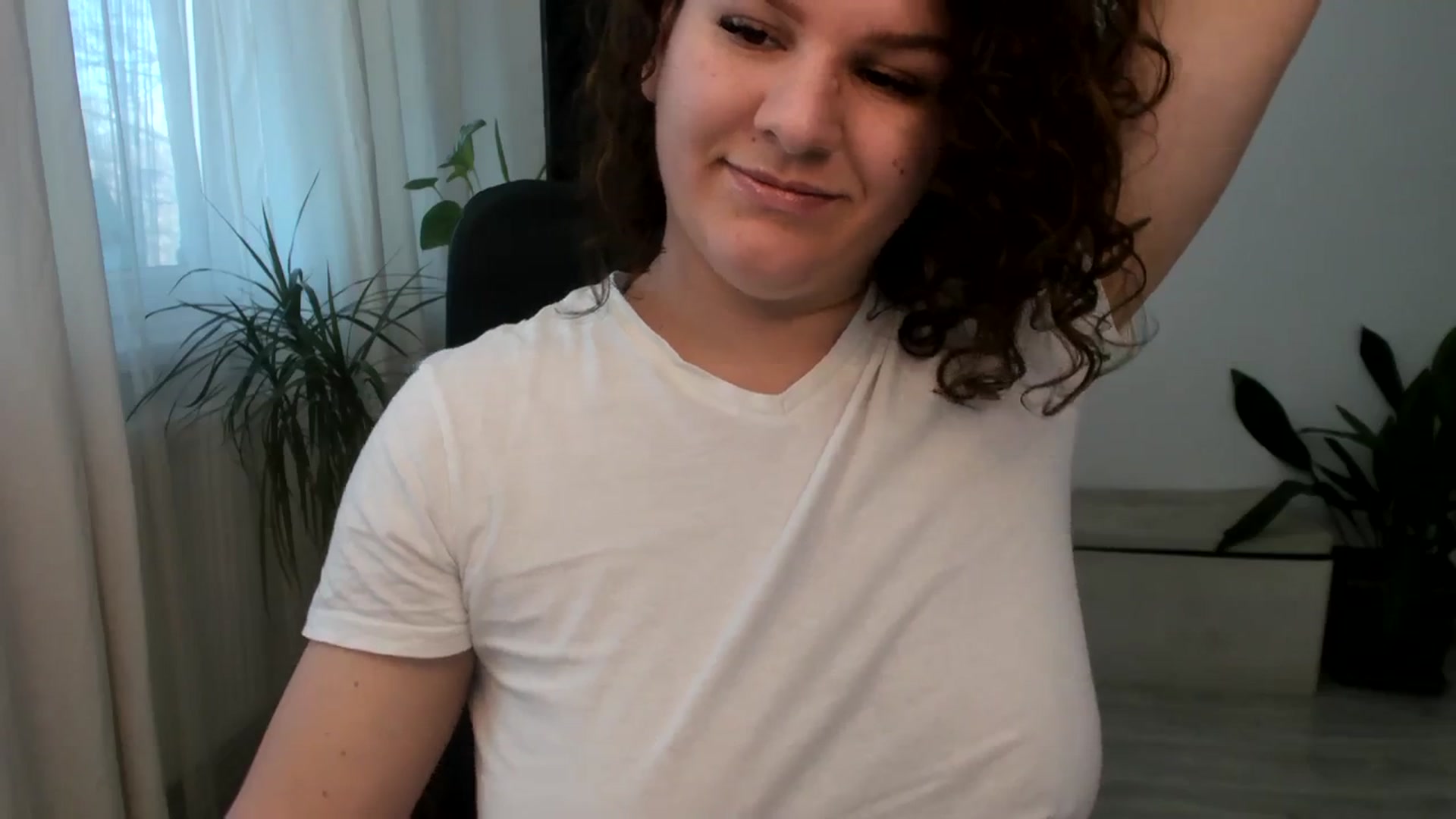 Gallery image thumbnail from ssSandra's myfreecams stream on, 02/05/2024, 13:33 image 12 of 20