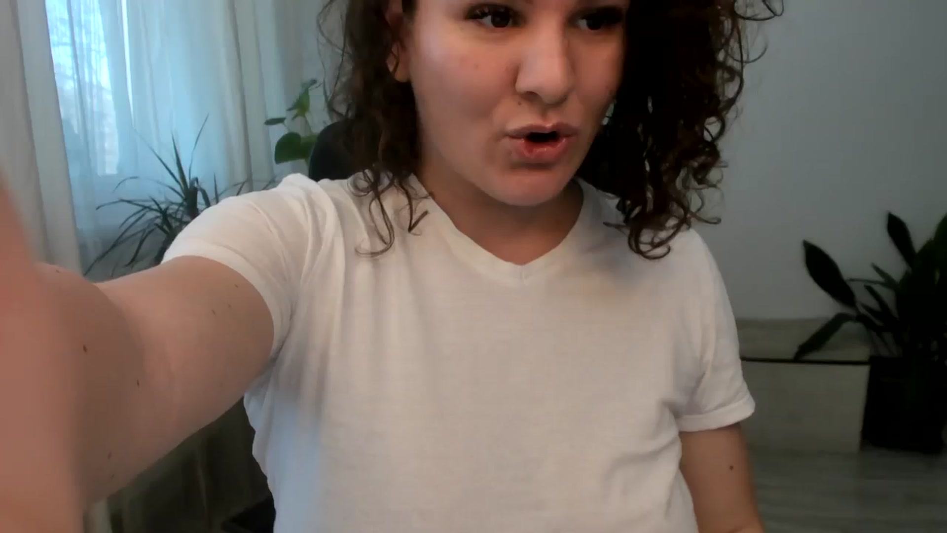 Gallery image thumbnail from ssSandra's myfreecams stream on, 02/05/2024, 13:33 image 10 of 20