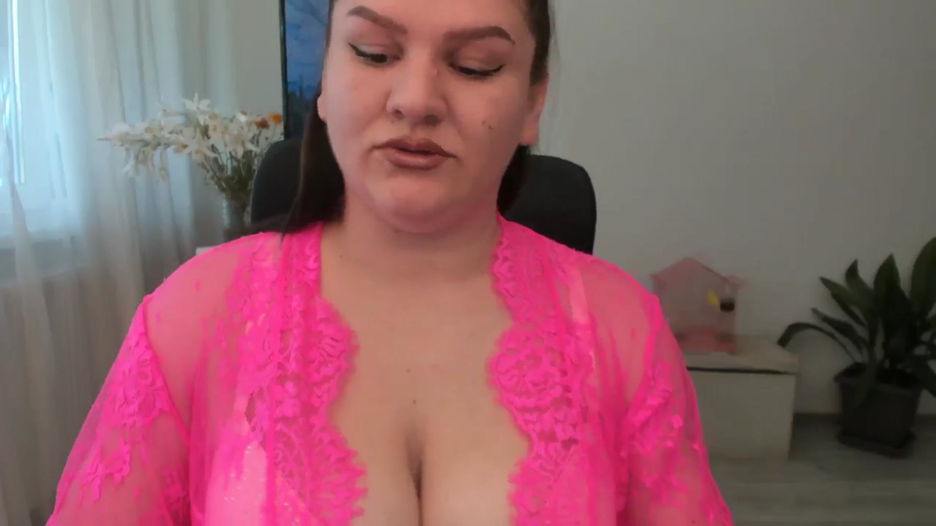 Gallery image thumbnail from ssSandra's myfreecams stream on, 05/30/2024, 12:13 image 3 of 20