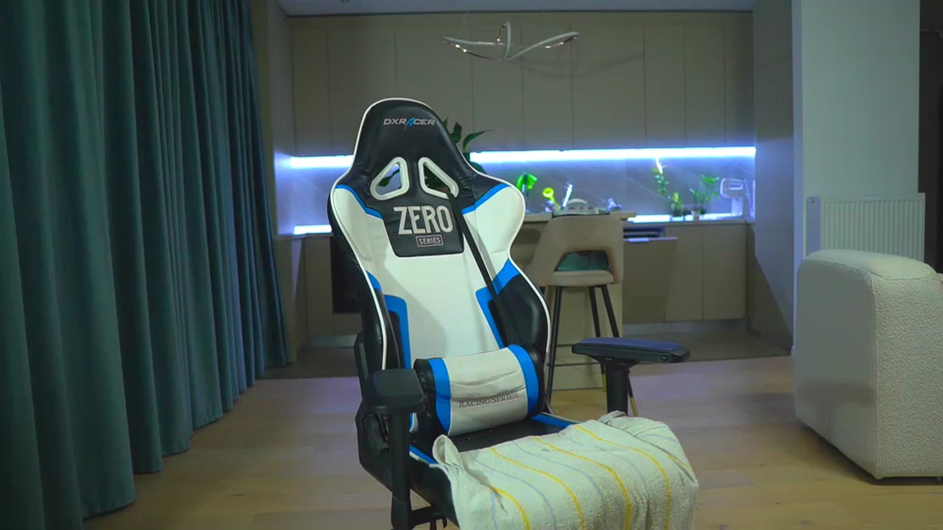 Gallery image thumbnail from ssticate's myfreecams stream on, 08/18/2023, 02:50 image 10 of 20