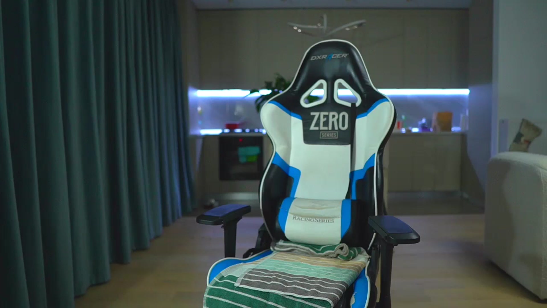 Gallery image thumbnail from ssticate's myfreecams stream on, 12/04/2023, 03:10 image 12 of 20