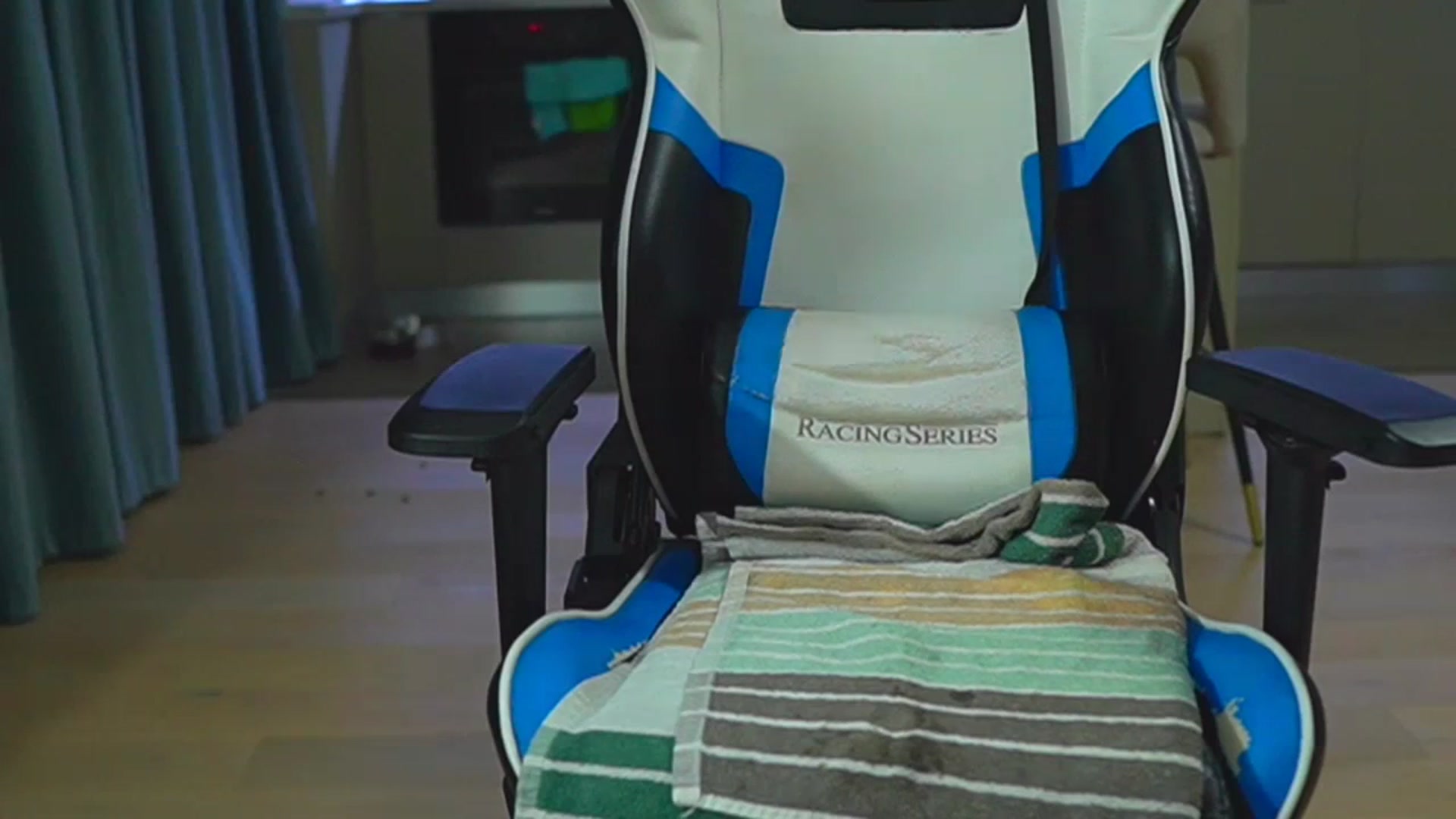 Gallery image thumbnail from ssticate's myfreecams stream on, 12/04/2023, 03:34 image 6 of 20