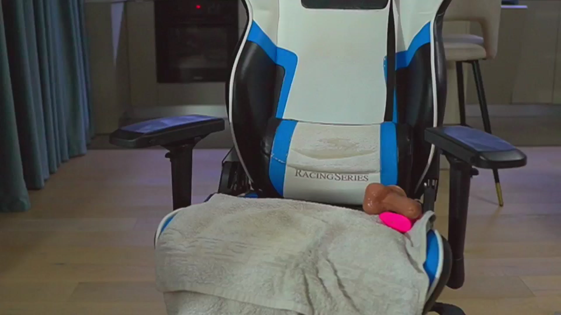Gallery image thumbnail from ssticate's myfreecams stream on, 05/27/2024, 24:01 image 16 of 20