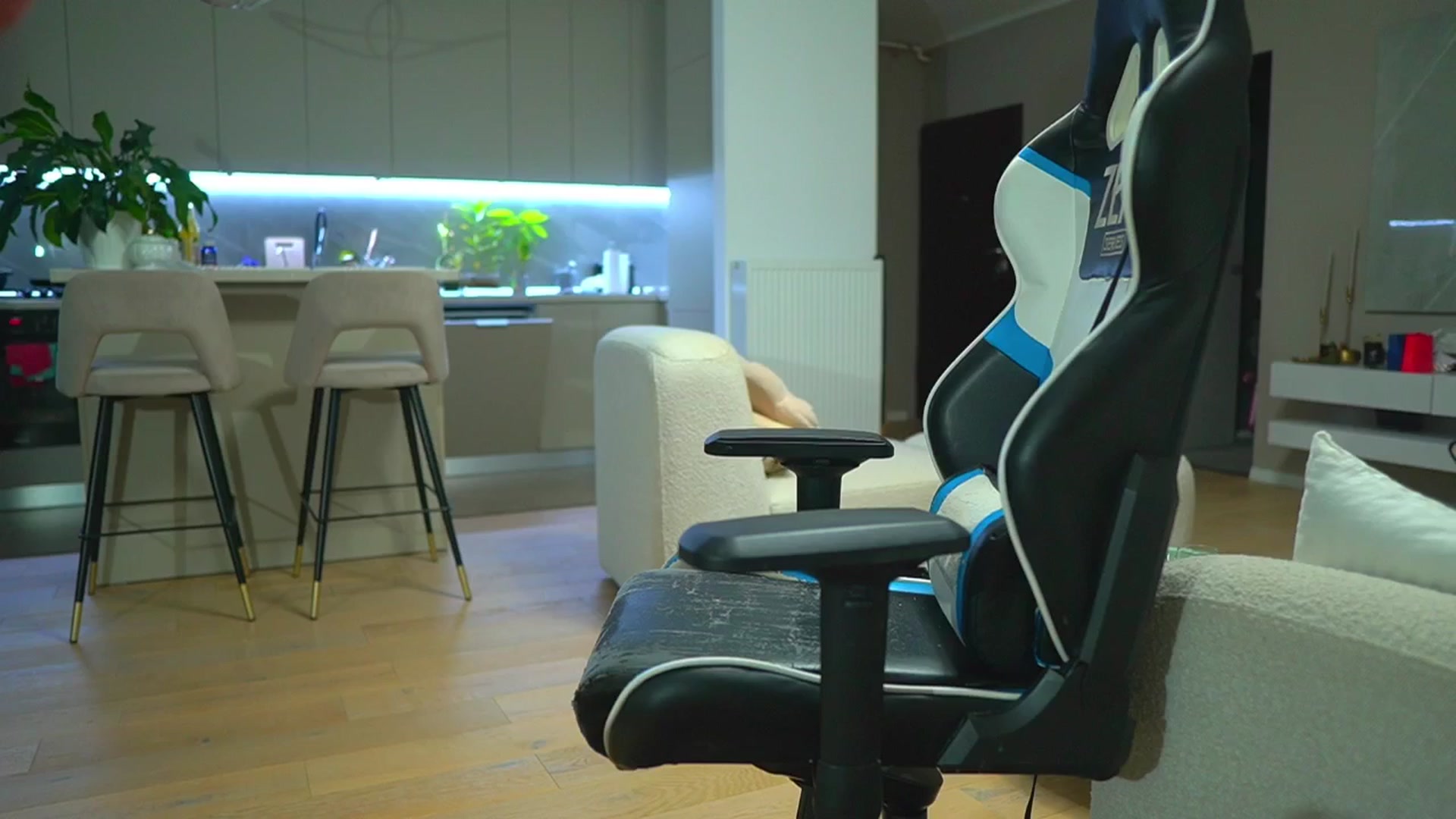 Gallery image thumbnail from ssticate's myfreecams stream on, 04/27/2025, 01:19 image 4 of 20