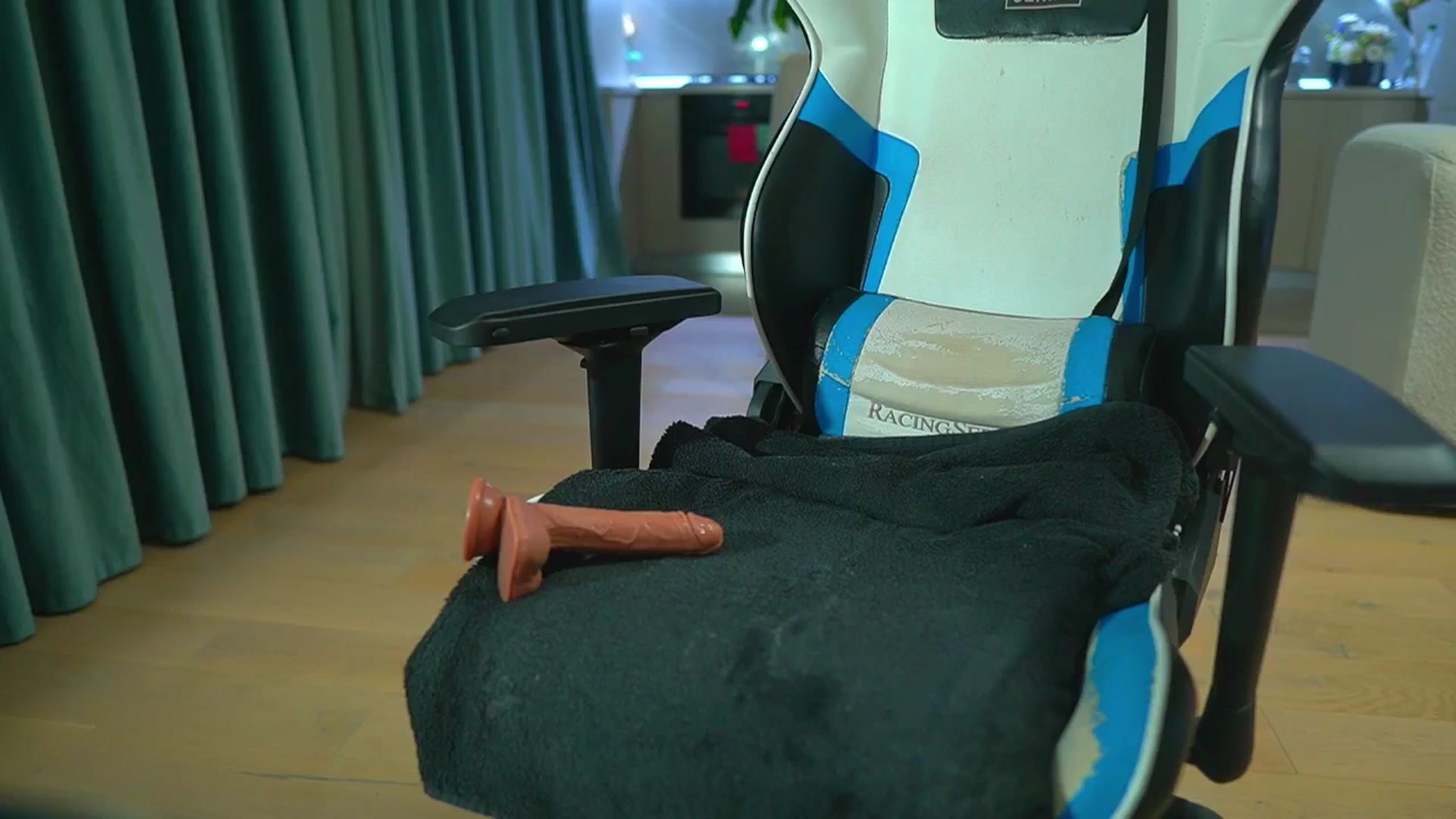 Gallery image thumbnail from ssticate's myfreecams stream on, 05/02/2025, 22:31 image 17 of 20