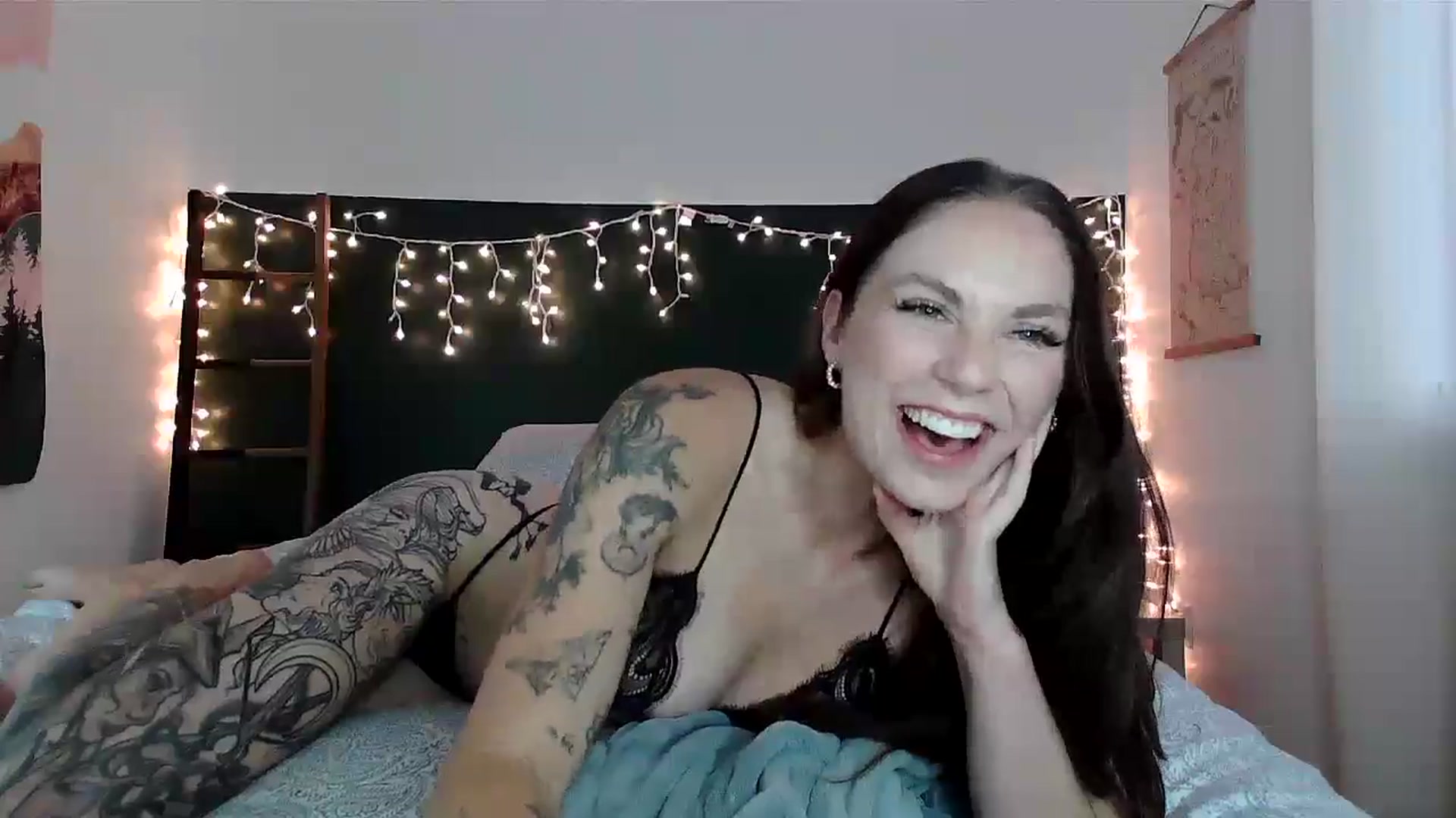 Gallery image thumbnail from stacierays's myfreecams stream on, 07/31/2024, 02:51 image 5 of 20