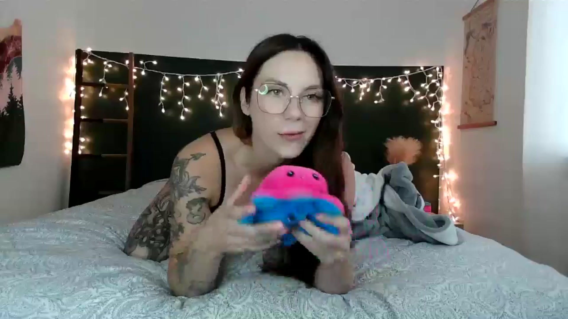 Gallery image thumbnail from stacierays's myfreecams stream on, 08/06/2024, 01:47 image 2 of 20