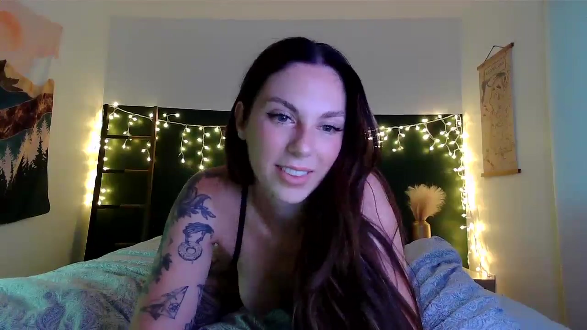 Gallery image thumbnail from stacierays's myfreecams stream on, 08/21/2024, 02:46 image 4 of 20