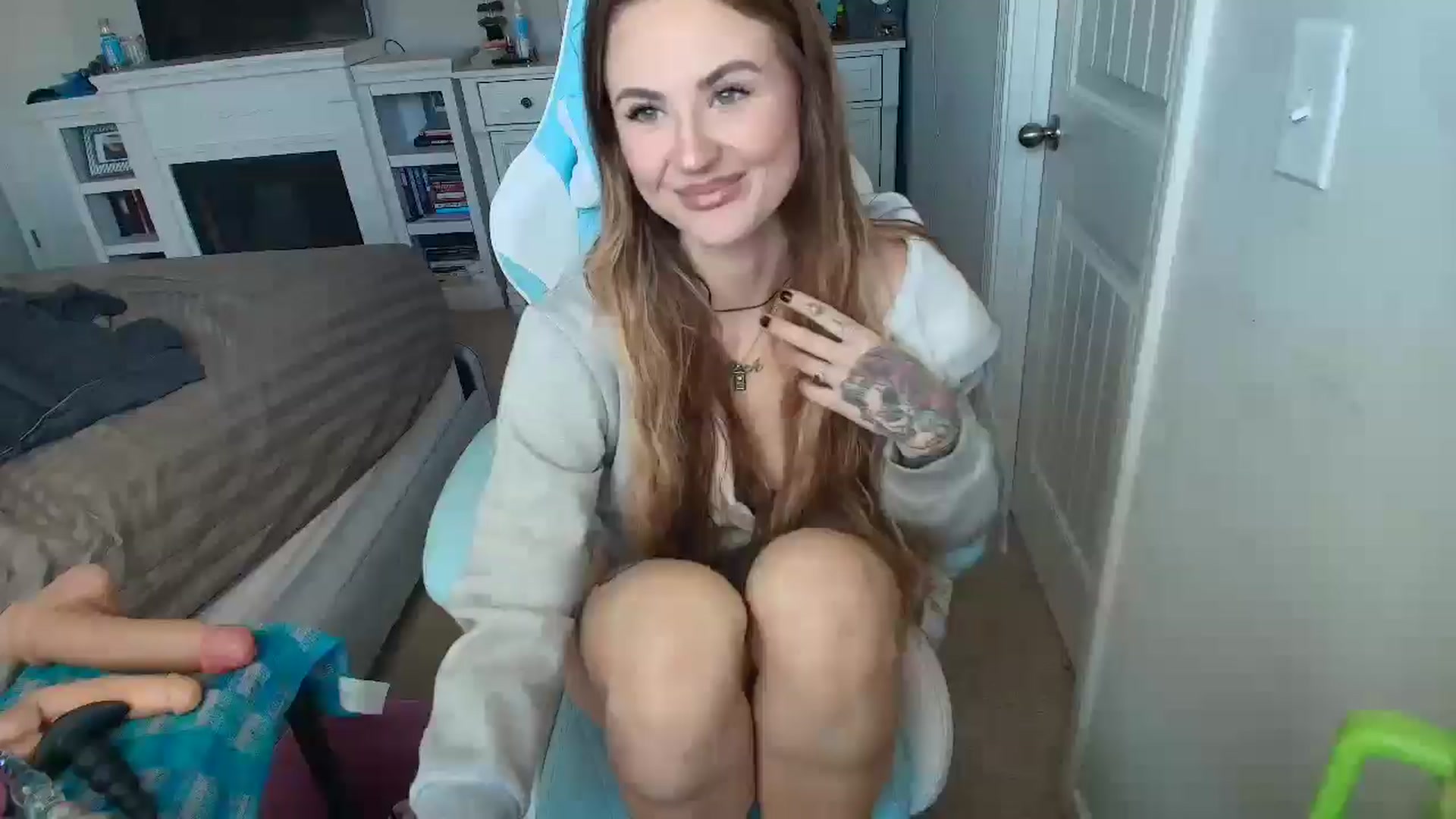 Gallery image thumbnail from stacysmommm's myfreecams stream on, 02/28/2025, 18:29 image 1 of 20