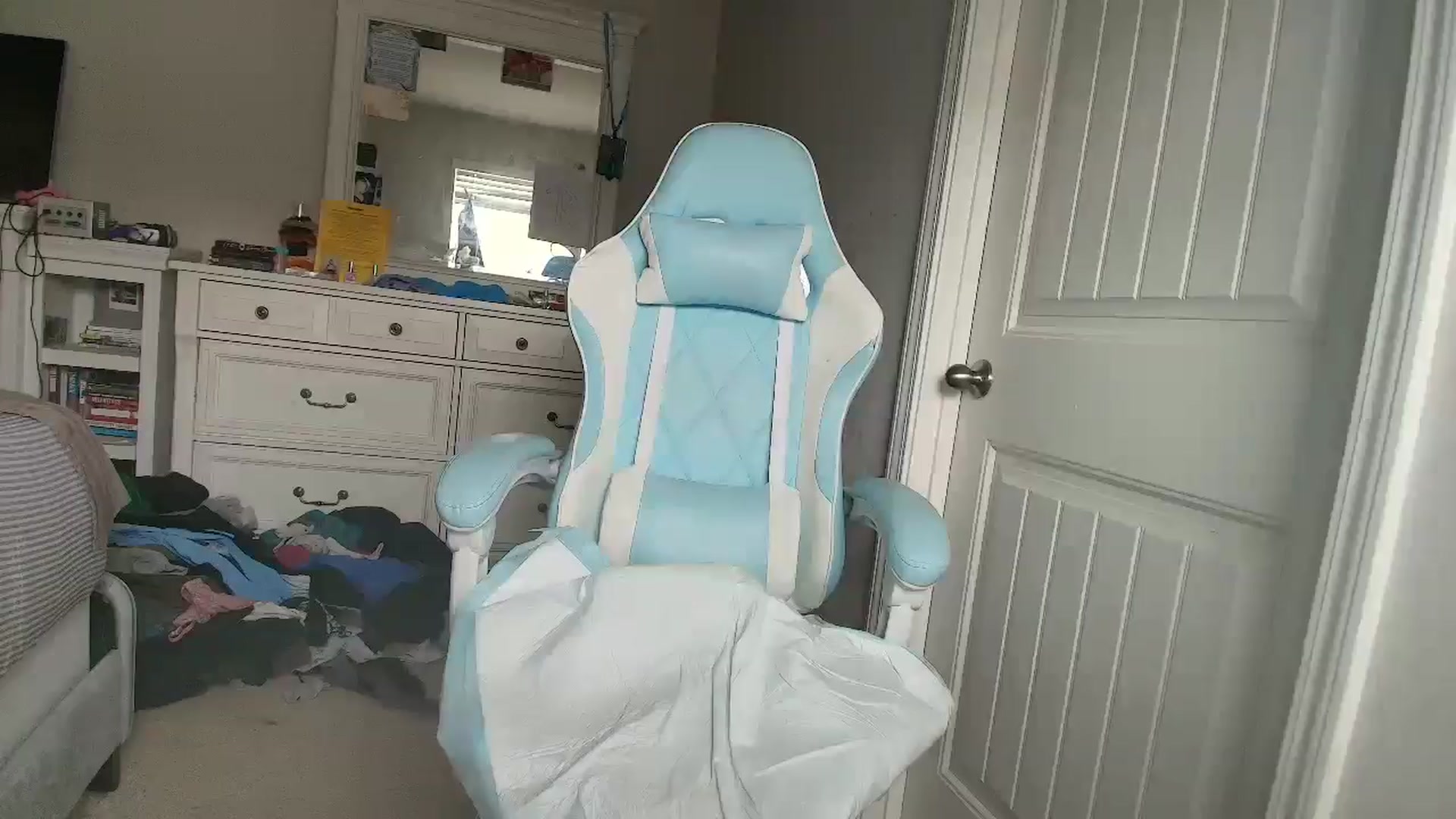 Gallery image thumbnail from stacysmommm's myfreecams stream on, 04/29/2025, 17:06 image 16 of 20