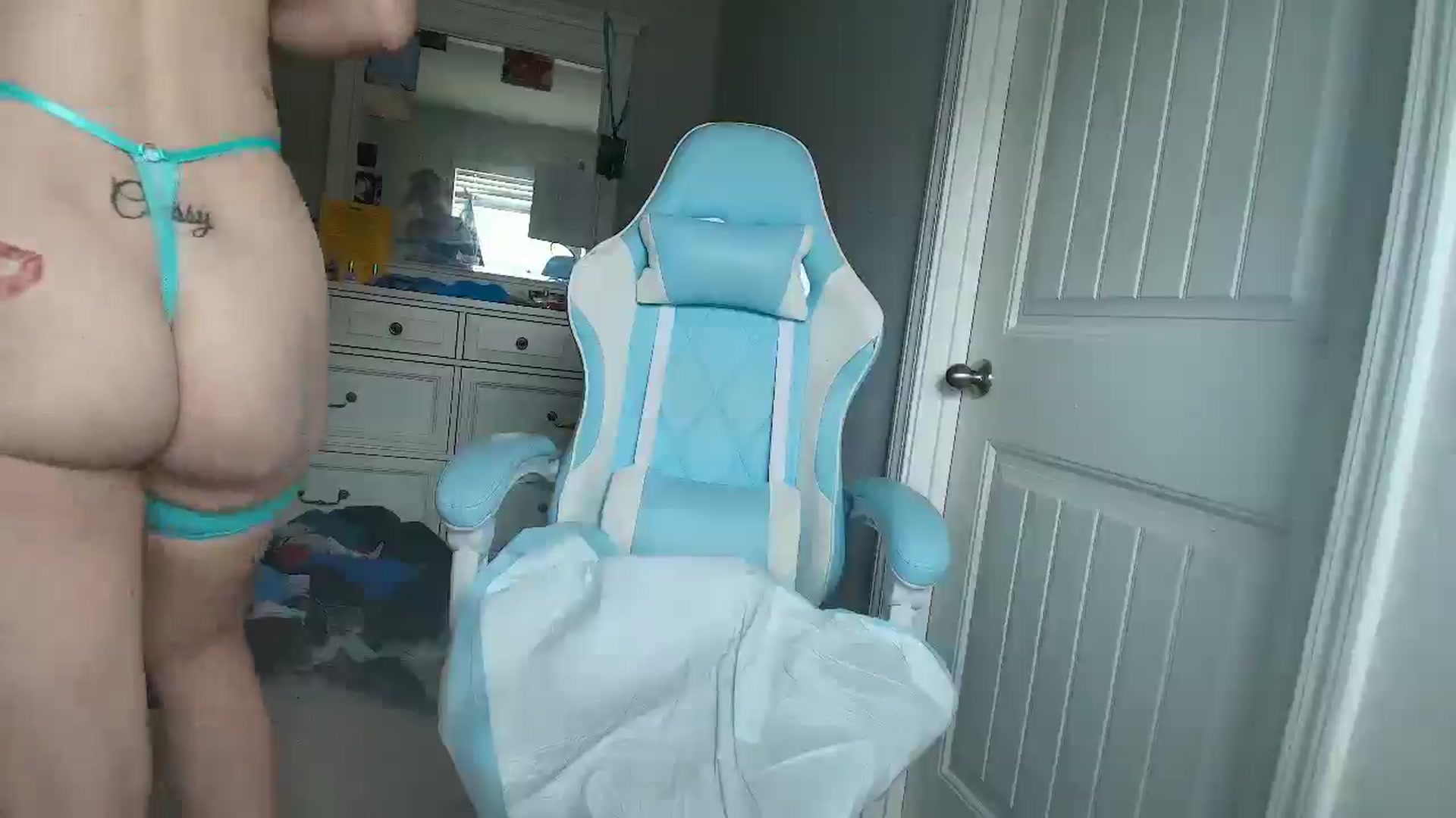 Gallery image thumbnail from stacysmommm's myfreecams stream on, 04/29/2025, 17:06 image 15 of 20