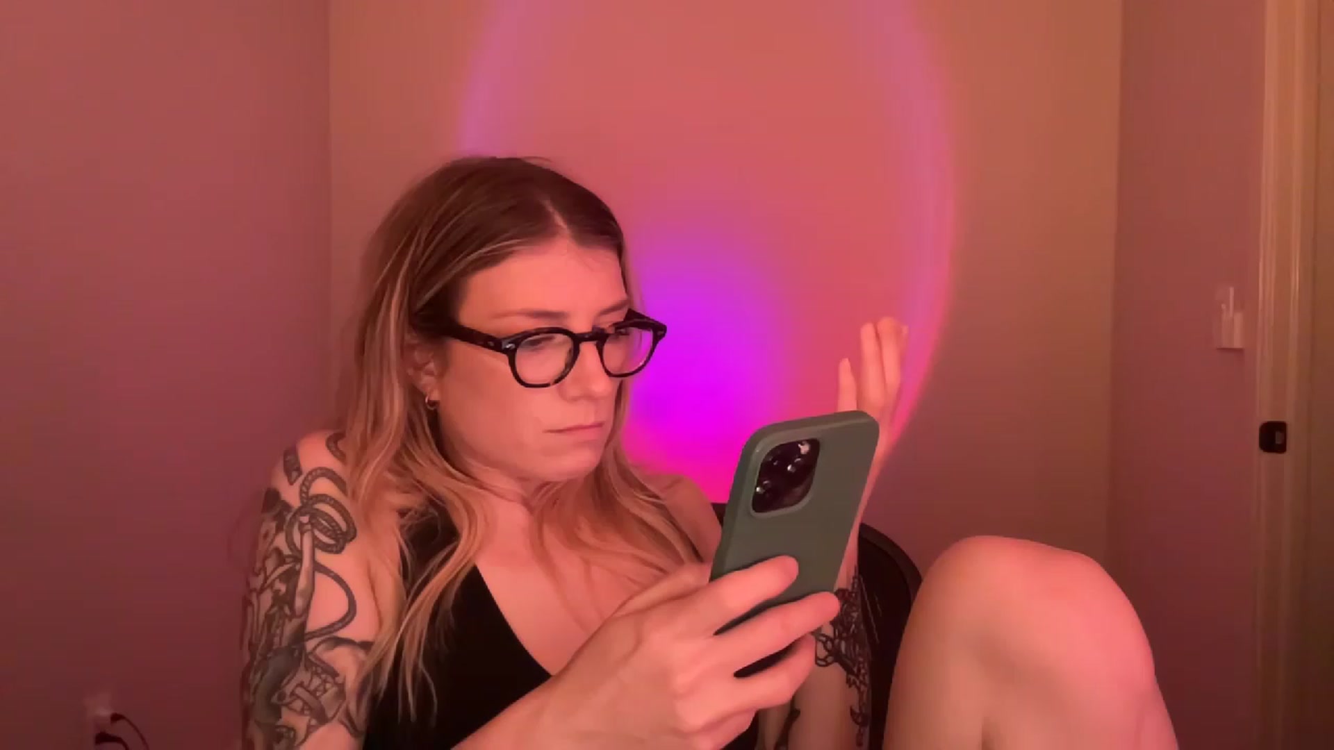 Gallery image thumbnail from stoney_fox's myfreecams stream on, 04/05/2023, 05:17 image 14 of 20