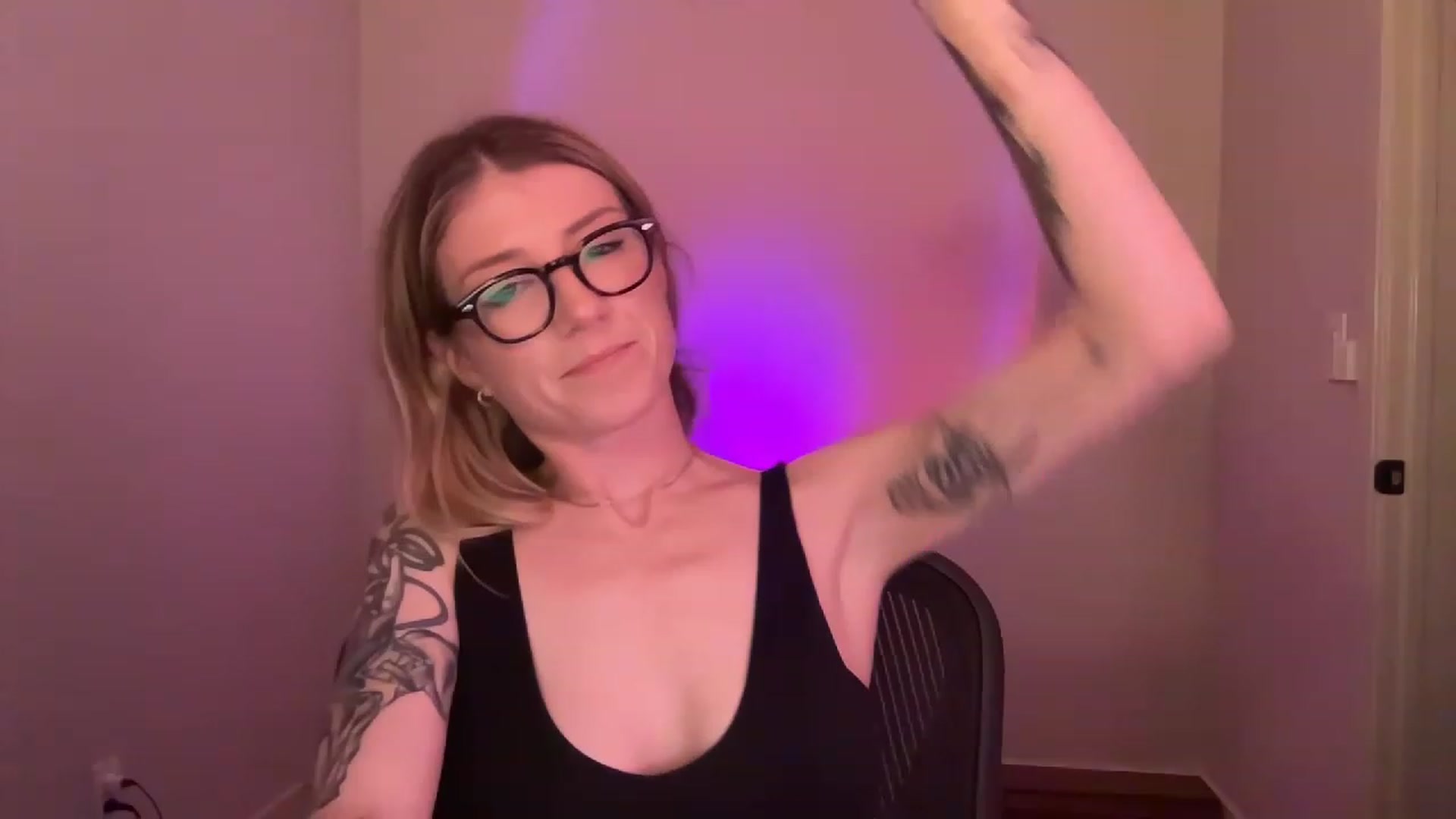 Gallery image thumbnail from stoney_fox's myfreecams stream on, 04/05/2023, 05:17 image 12 of 20