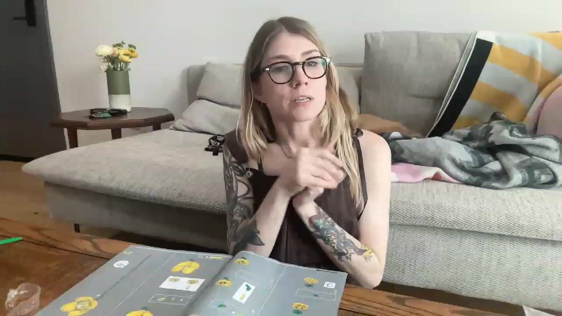 Gallery image thumbnail from stoney_fox's myfreecams stream on, 04/09/2023, 24:27 image 15 of 20