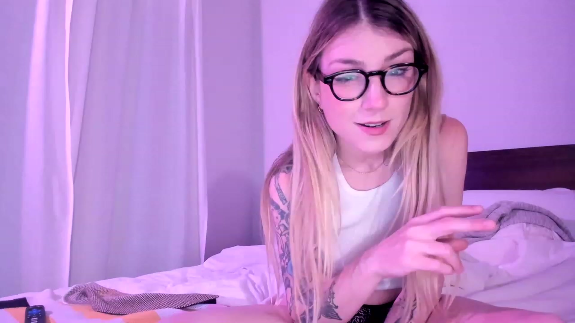 Gallery image thumbnail from stoney_fox's myfreecams stream on, 05/01/2023, 05:19 image 5 of 20