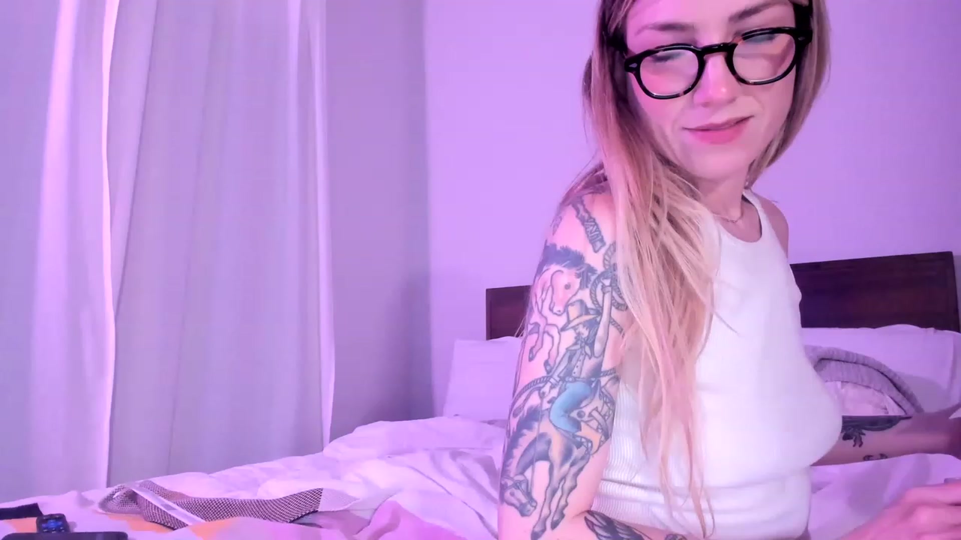 Gallery image thumbnail from stoney_fox's myfreecams stream on, 05/01/2023, 05:19 image 13 of 20