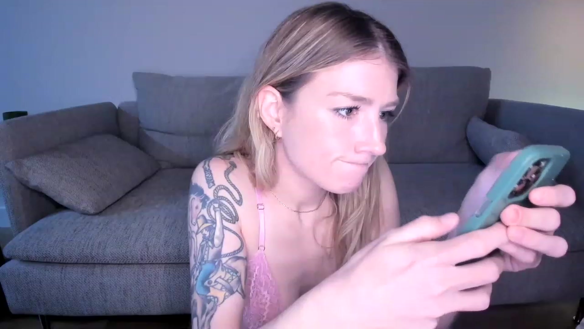 Gallery image thumbnail from stoney_fox's myfreecams stream on, 05/06/2023, 06:41 image 17 of 20