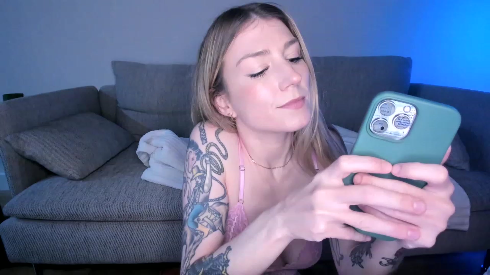 Gallery image thumbnail from stoney_fox's myfreecams stream on, 05/06/2023, 06:41 image 5 of 20