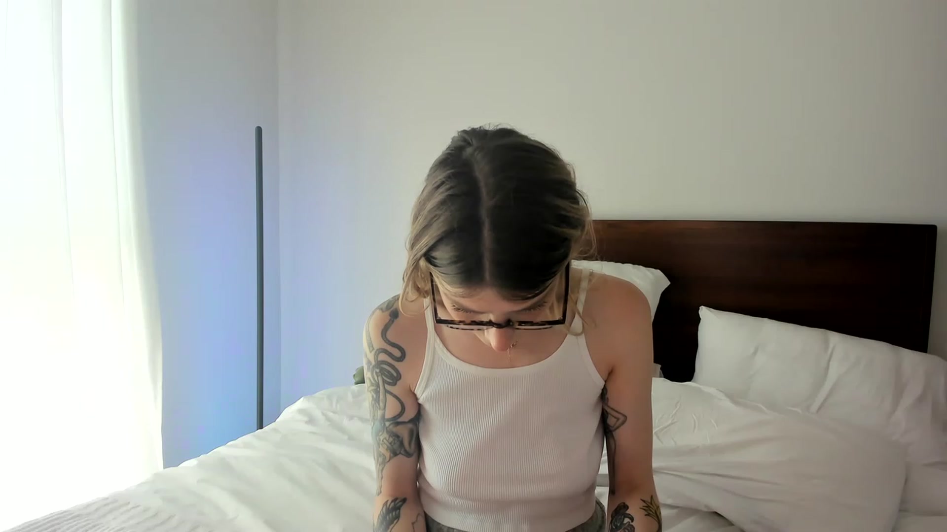 Gallery image thumbnail from stoney_fox's myfreecams stream on, 05/18/2023, 18:05 image 4 of 20