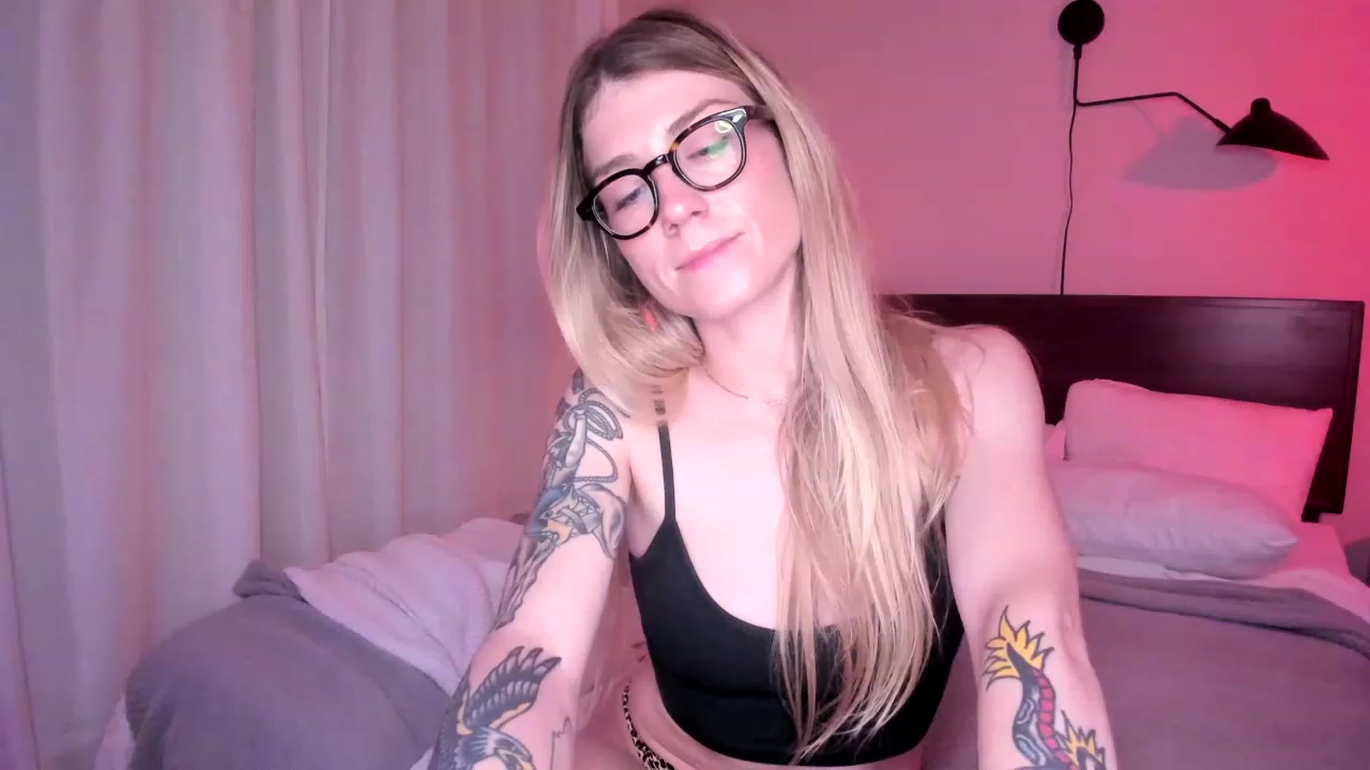 Gallery image thumbnail from stoney_fox's myfreecams stream on, 06/04/2023, 07:53 image 2 of 20