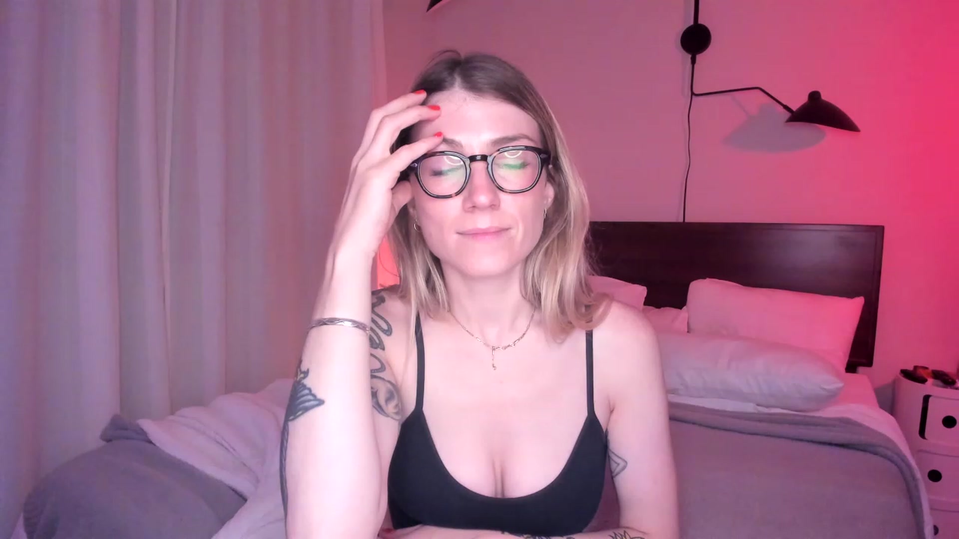 Gallery image thumbnail from stoney_fox's myfreecams stream on, 06/04/2023, 07:53 image 18 of 20