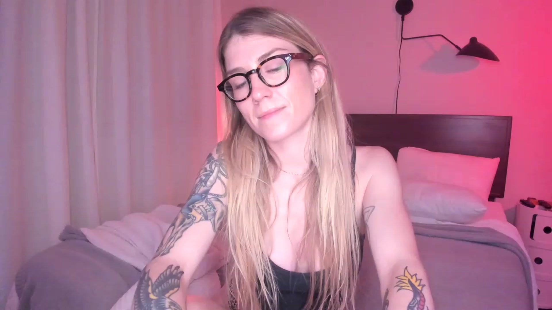 Gallery image thumbnail from stoney_fox's myfreecams stream on, 06/04/2023, 07:53 image 9 of 20
