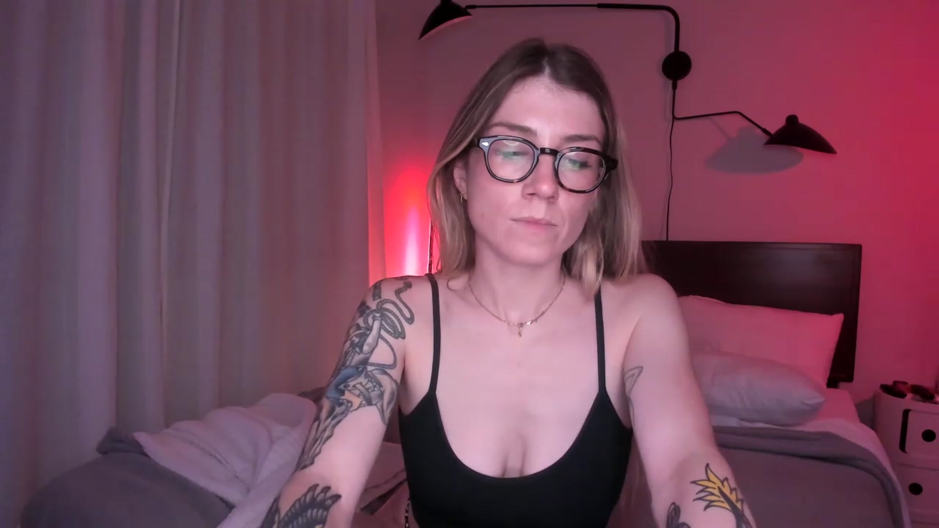 Gallery image thumbnail from stoney_fox's myfreecams stream on, 06/04/2023, 07:53 image 19 of 20