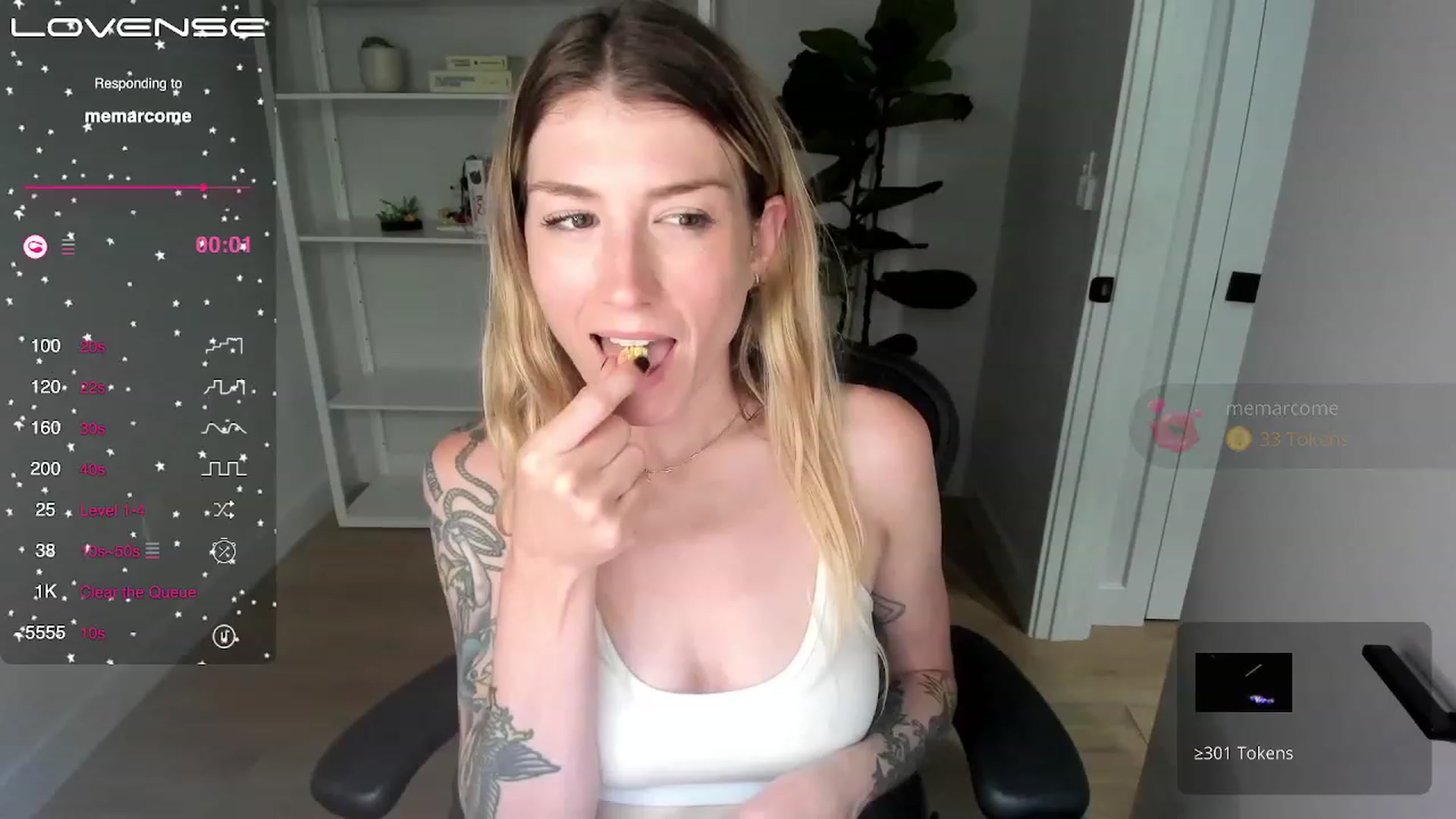 Gallery image thumbnail from stoney_fox's myfreecams stream on, 06/28/2023, 02:33 image 8 of 20