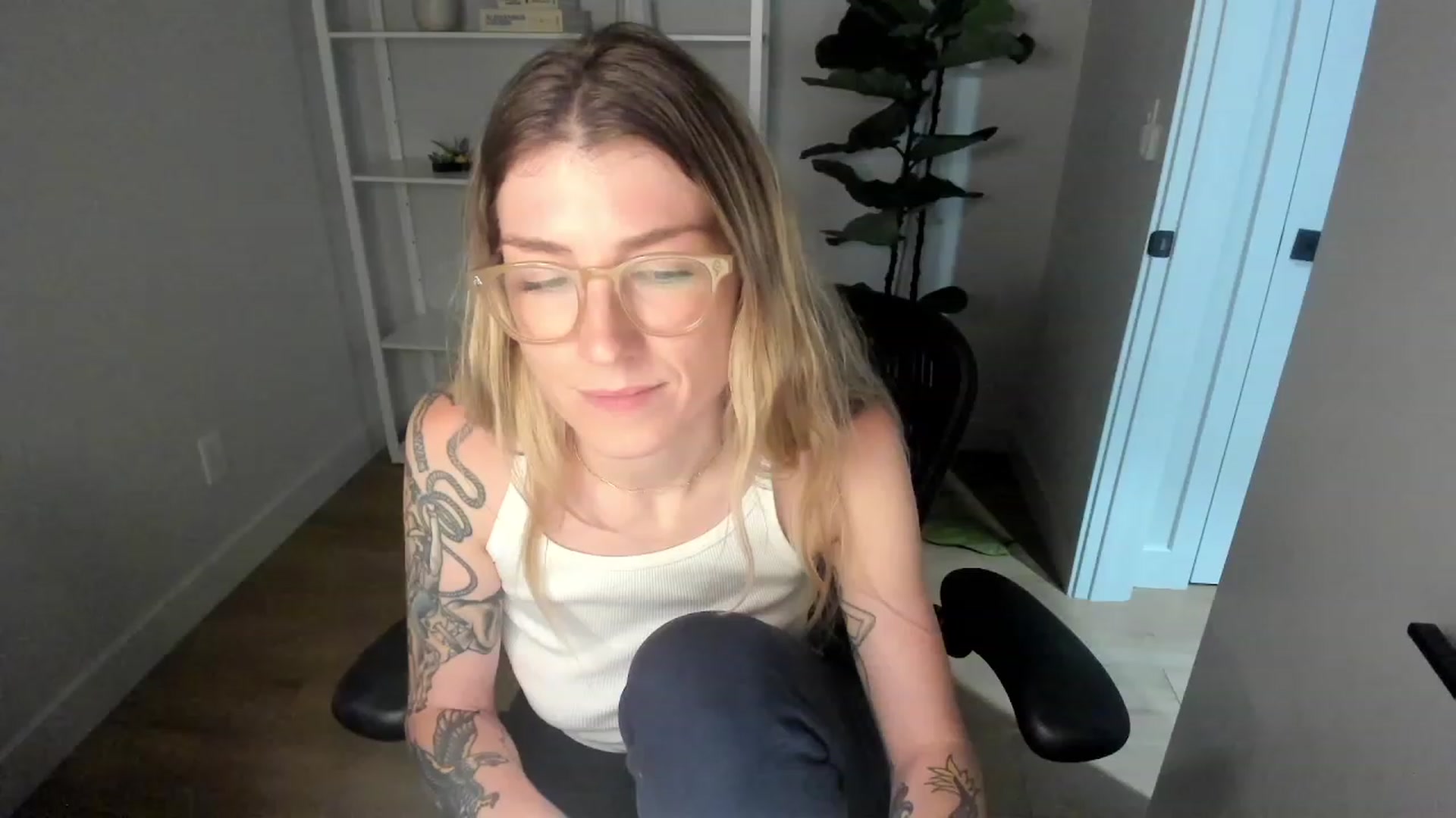 Gallery image thumbnail from stoney_fox's myfreecams stream on, 06/30/2023, 06:25 image 11 of 20