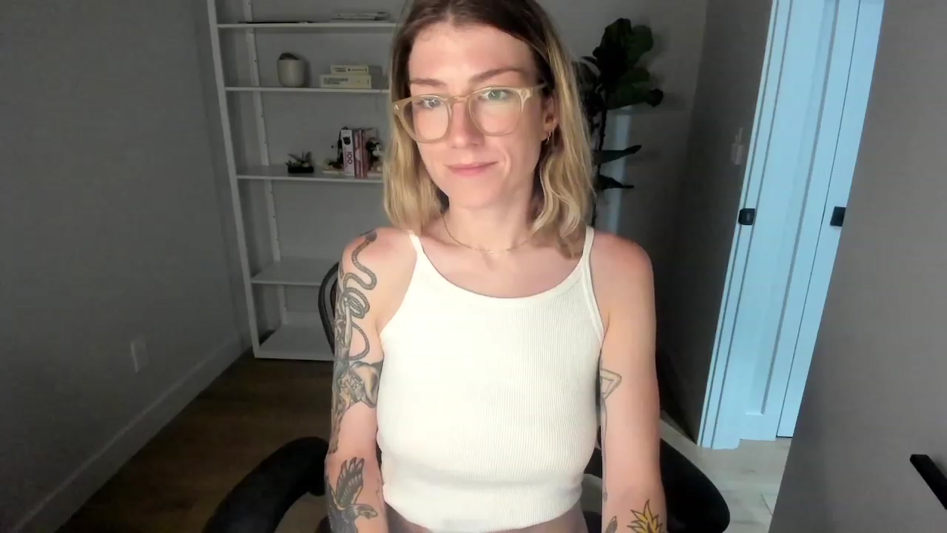 Gallery image thumbnail from stoney_fox's myfreecams stream on, 06/30/2023, 06:25 image 20 of 20