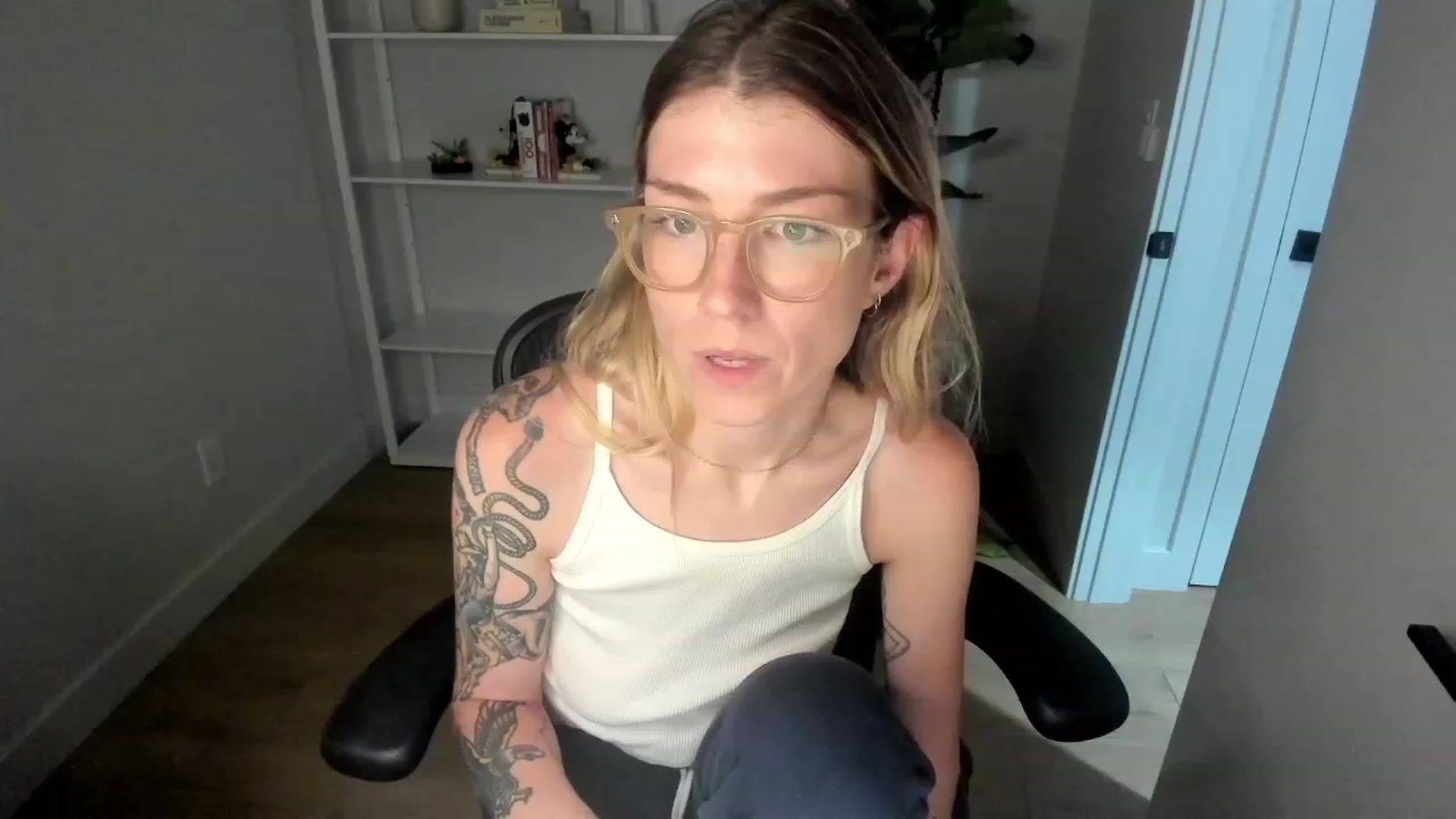 Gallery image thumbnail from stoney_fox's myfreecams stream on, 06/30/2023, 06:25 image 5 of 20